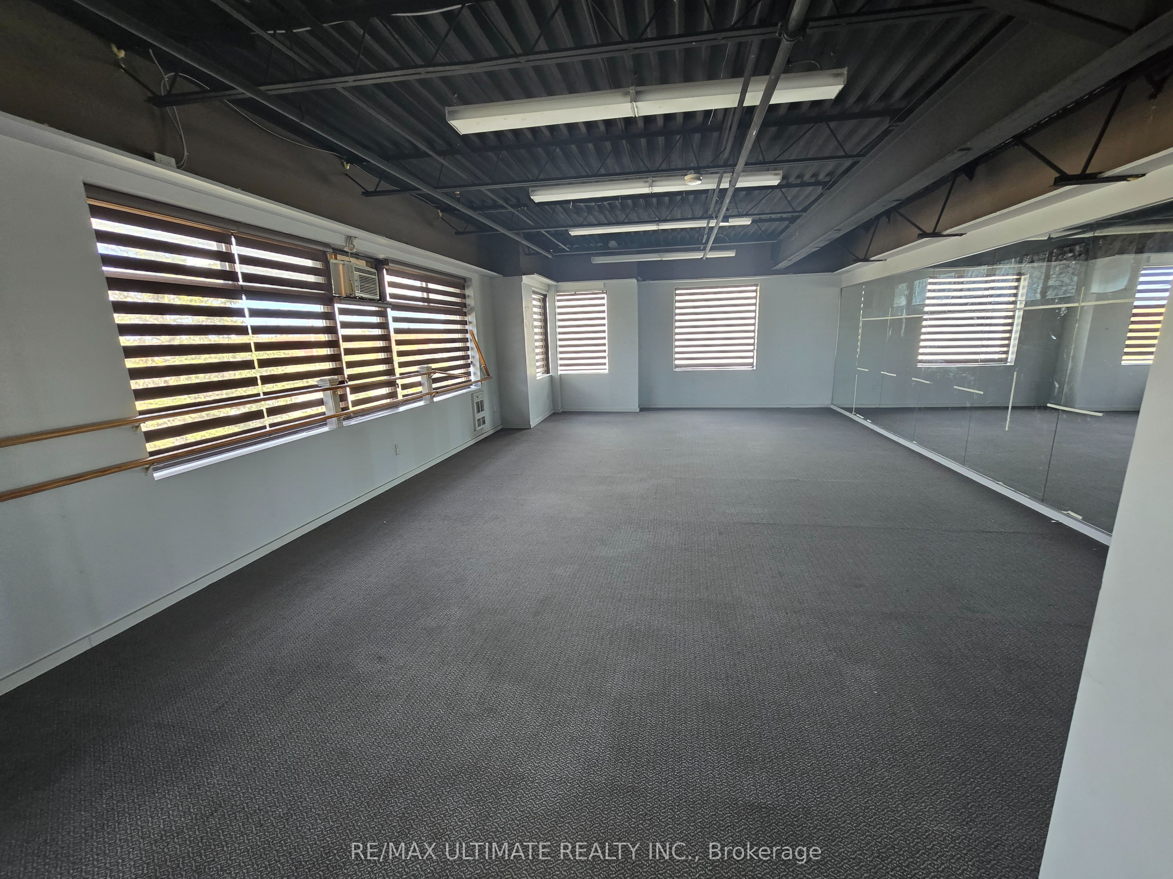 386 Deerhurst Drive A Property Photo 25