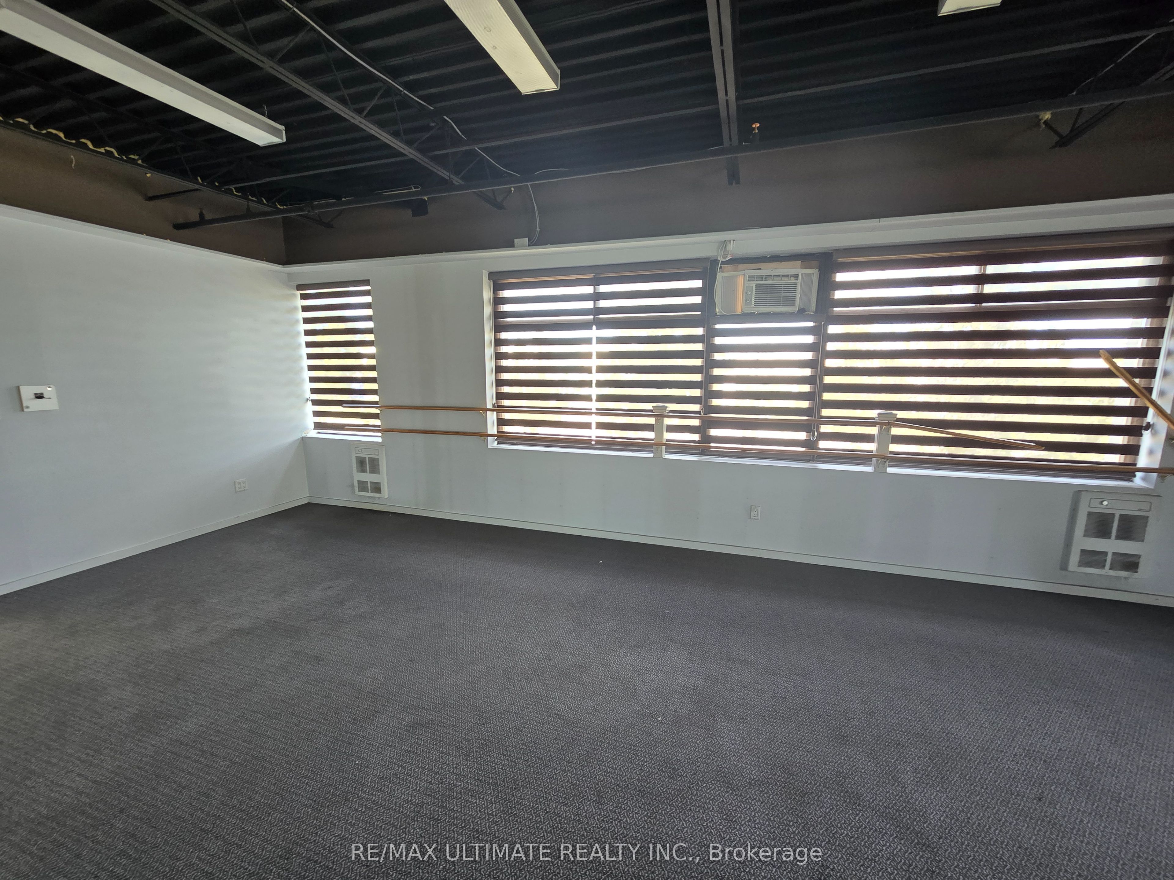 386 Deerhurst Drive A Property Photo 26