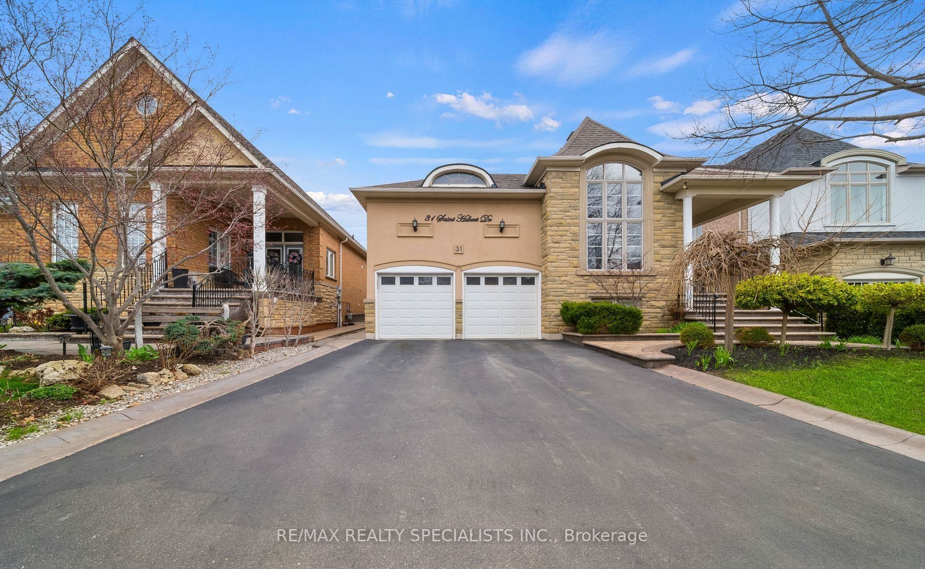 31 Saint Hubert Drive Property Photo 2
