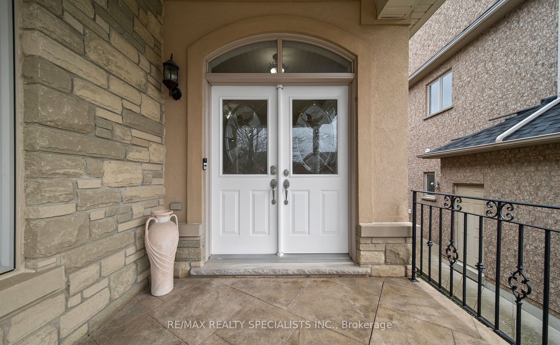 31 Saint Hubert Drive Property Photo 4