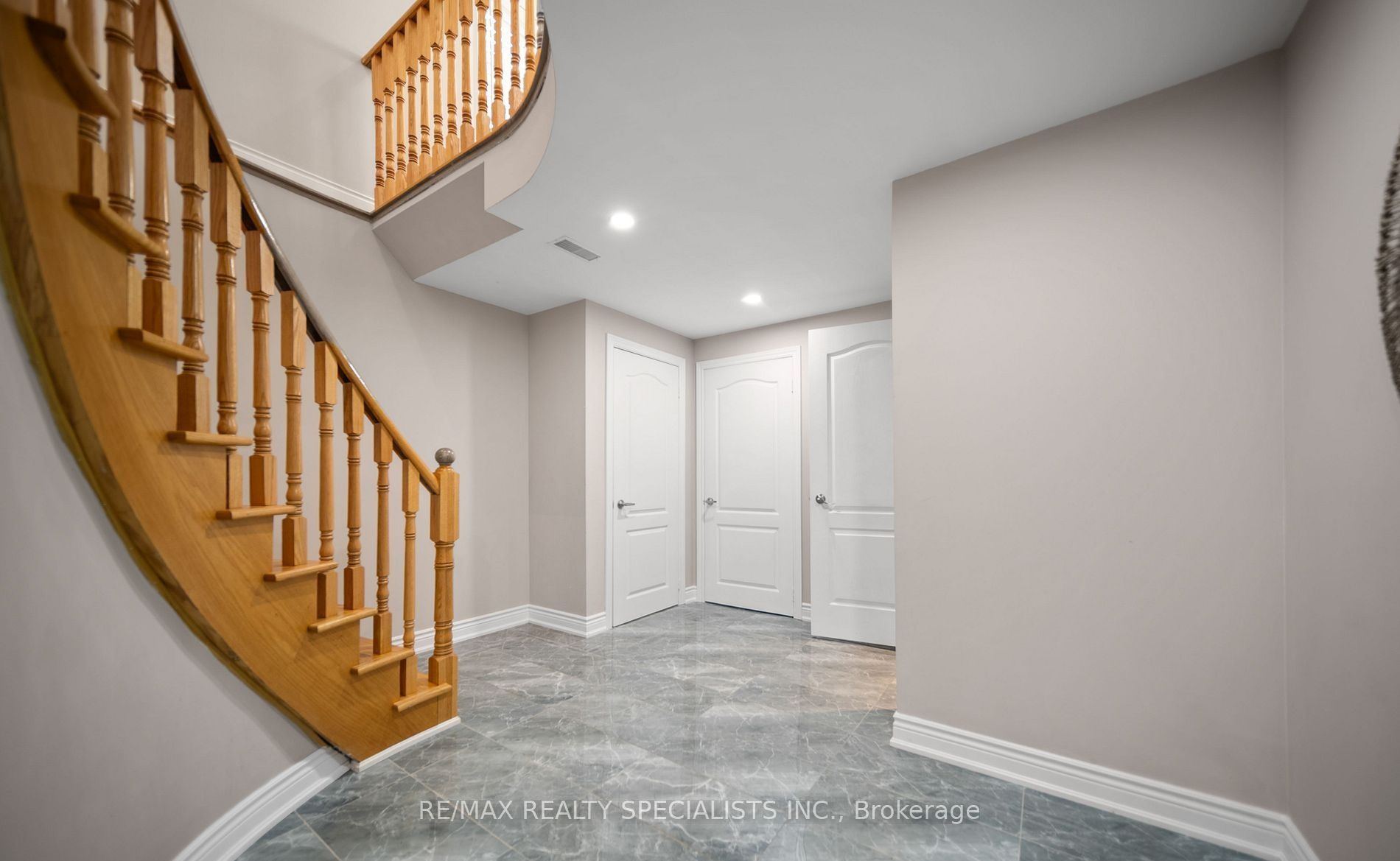 31 Saint Hubert Drive Property Photo 28