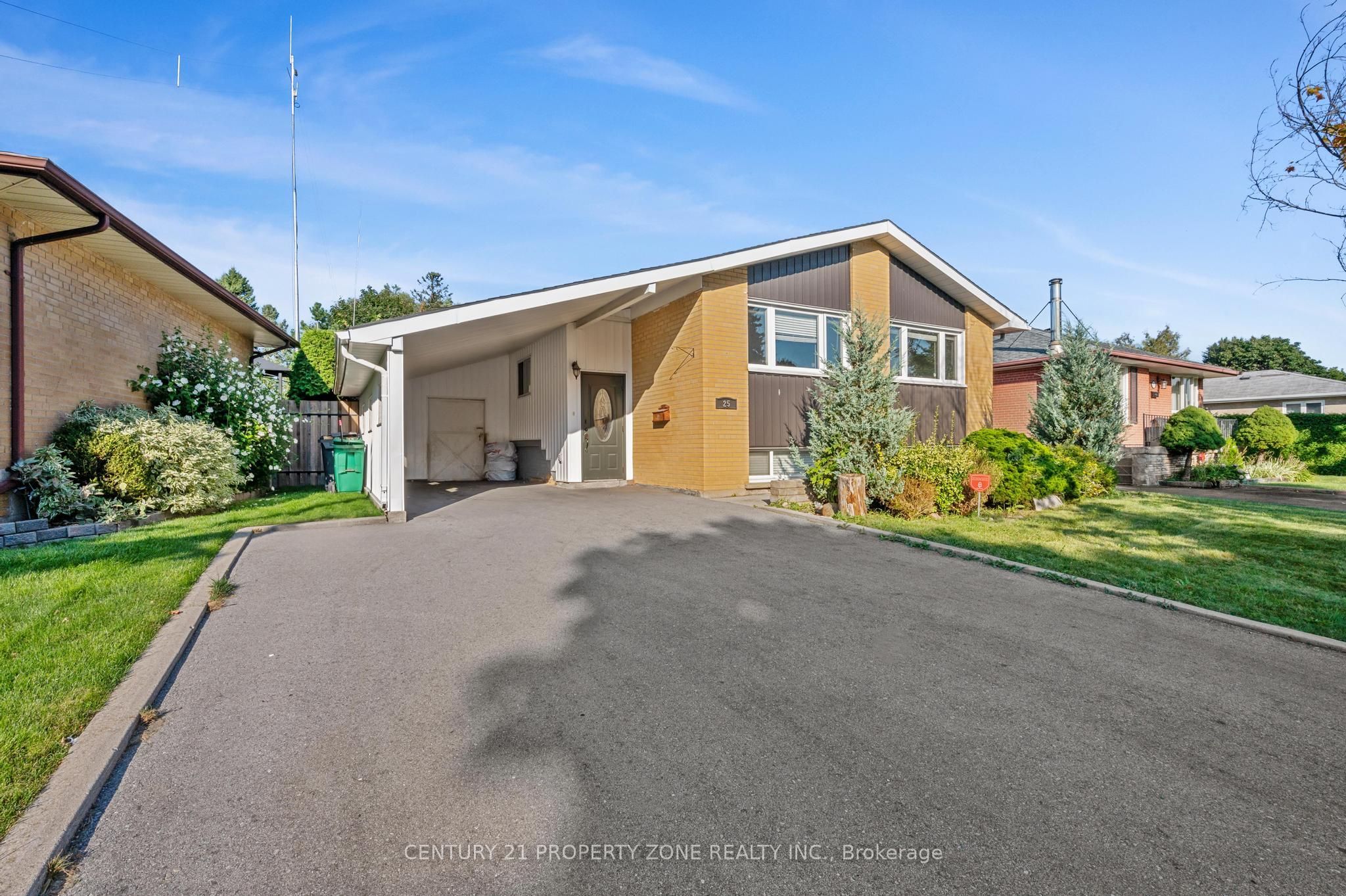25 Chatsworth Drive Property Photo 1