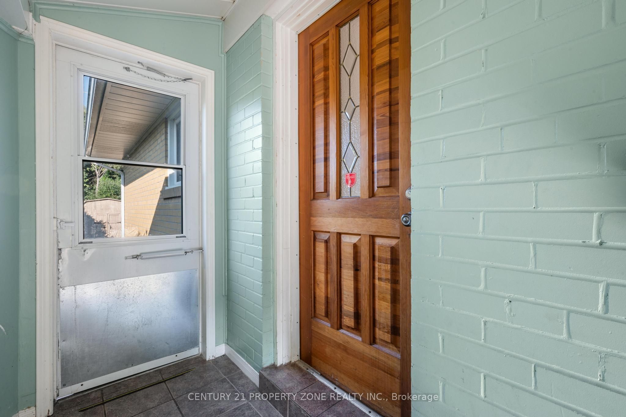 25 Chatsworth Drive Property Photo 5