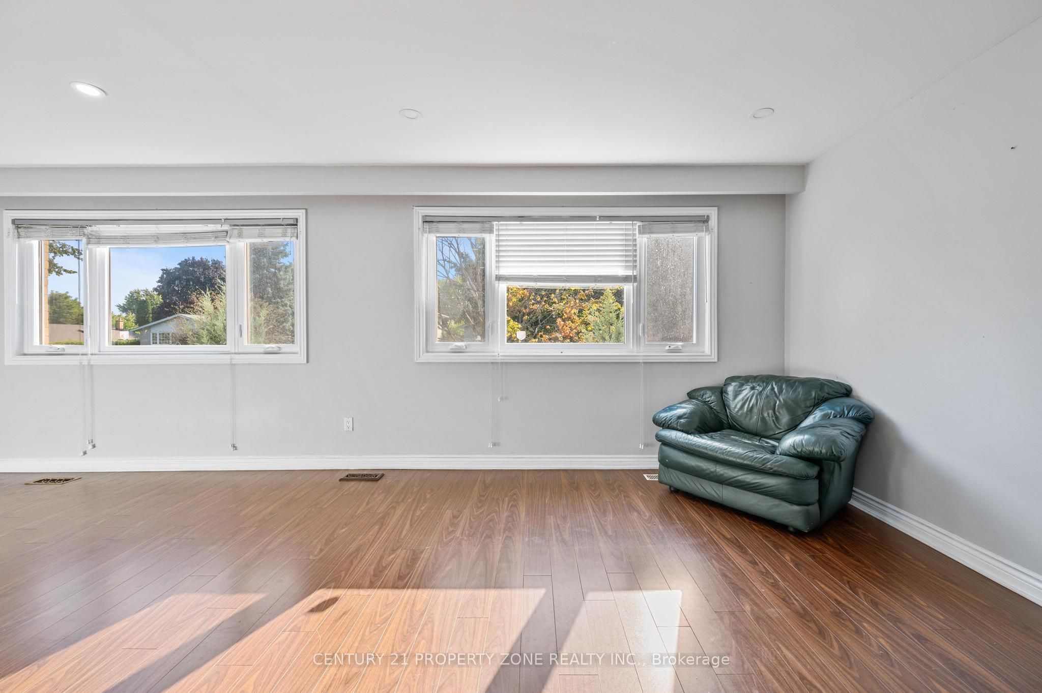 25 Chatsworth Drive Property Photo 7
