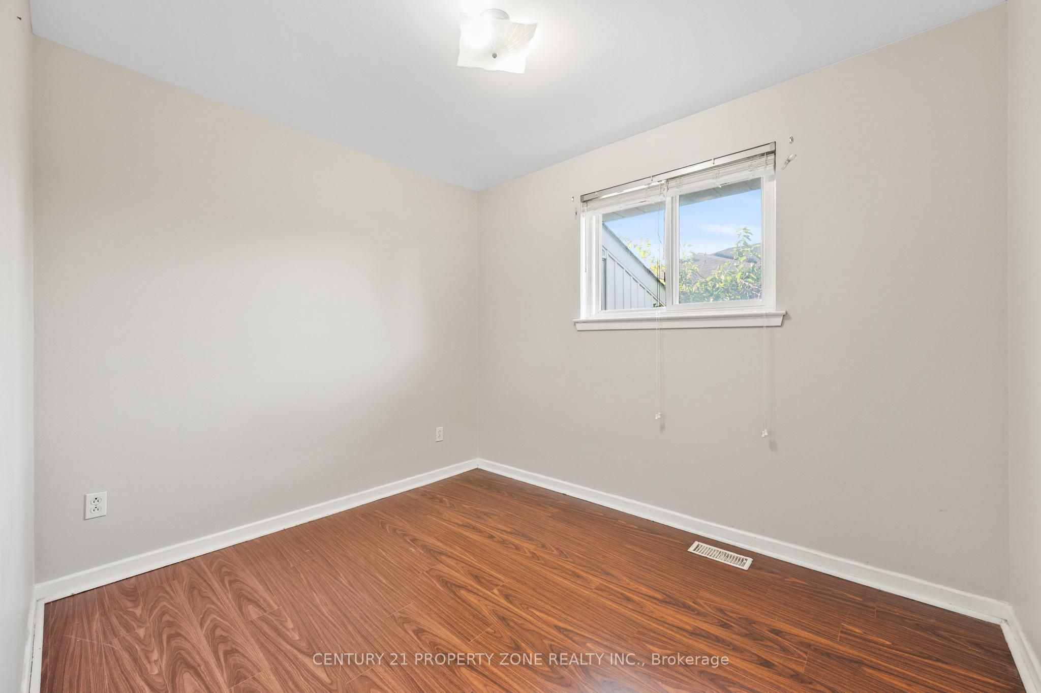 25 Chatsworth Drive Property Photo 26