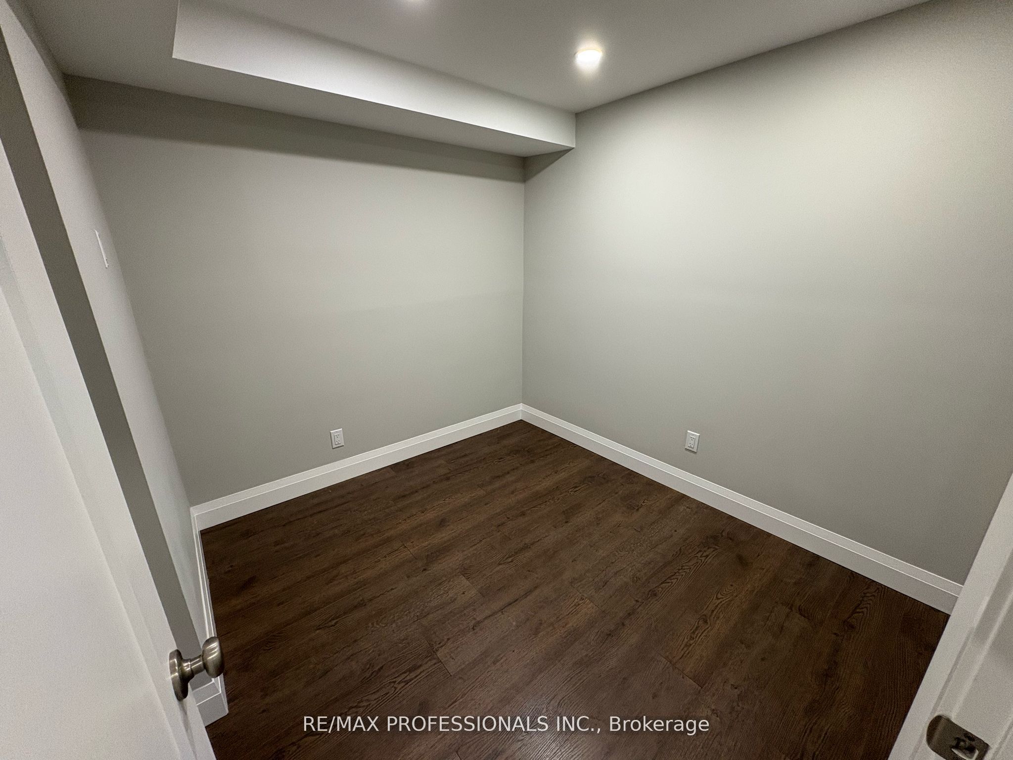 19 Elmbrook Crescent Lower Property Photo 13