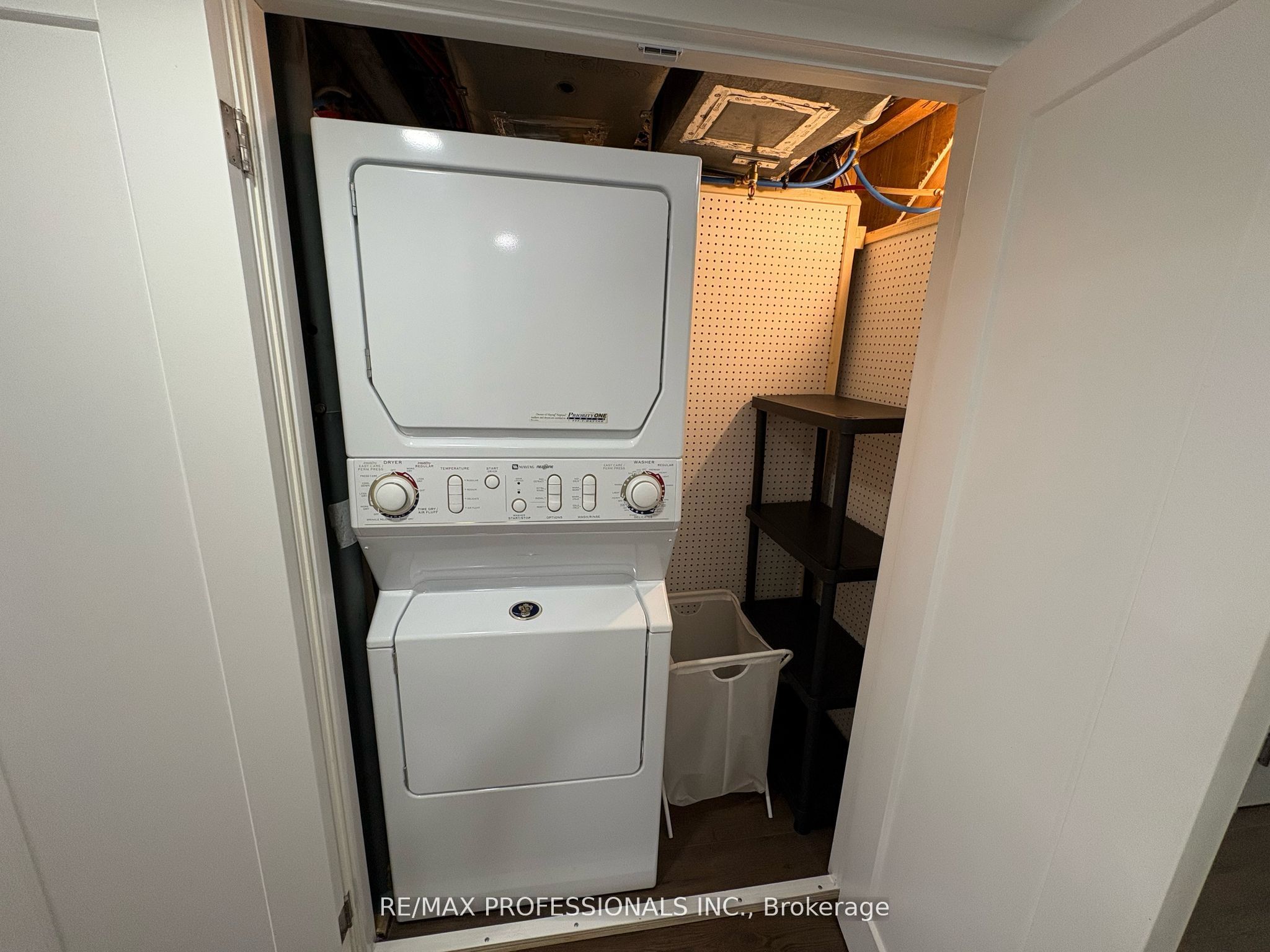 19 Elmbrook Crescent Lower Property Photo 18