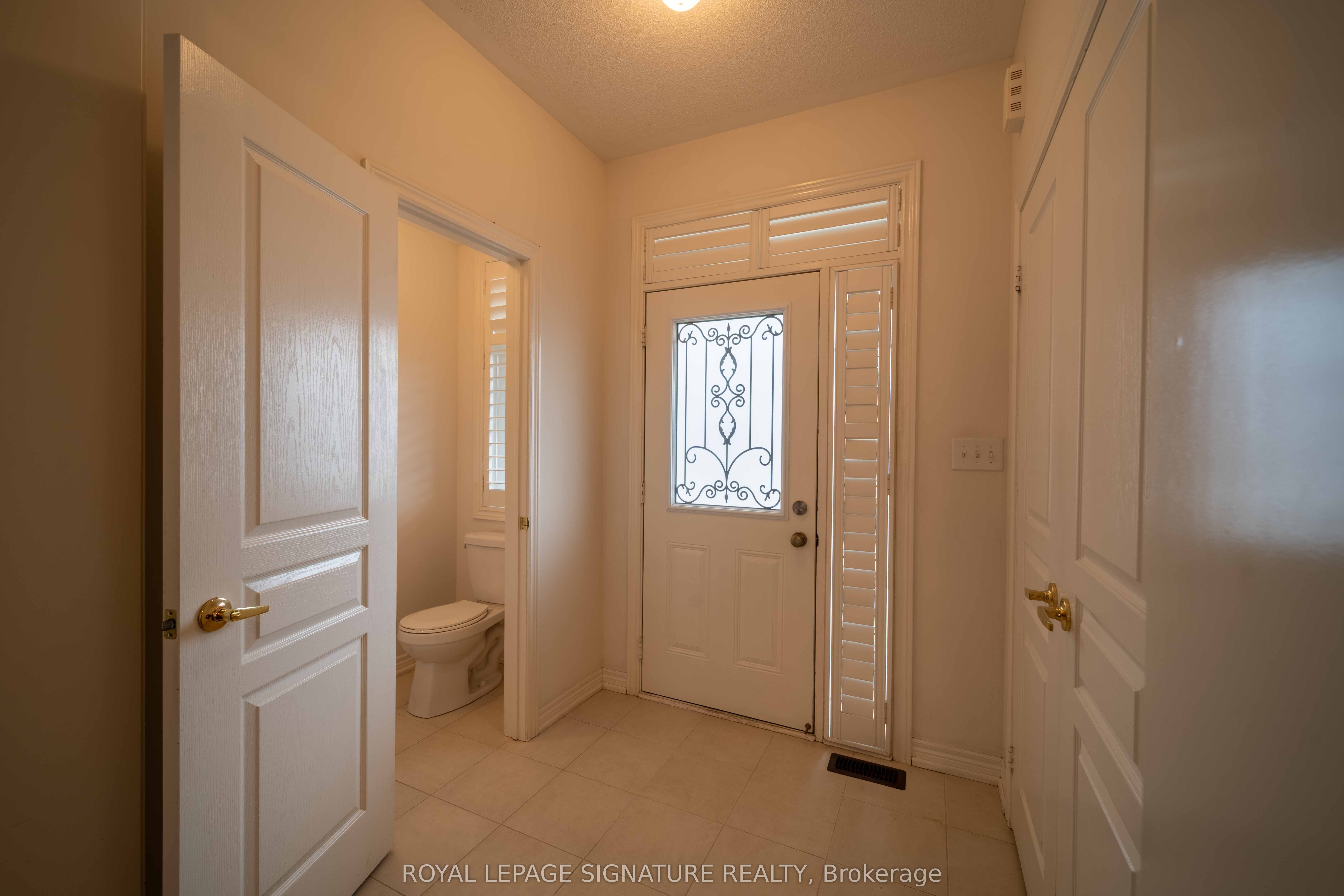 5570 Meadowcrest Avenue Property Photo 2