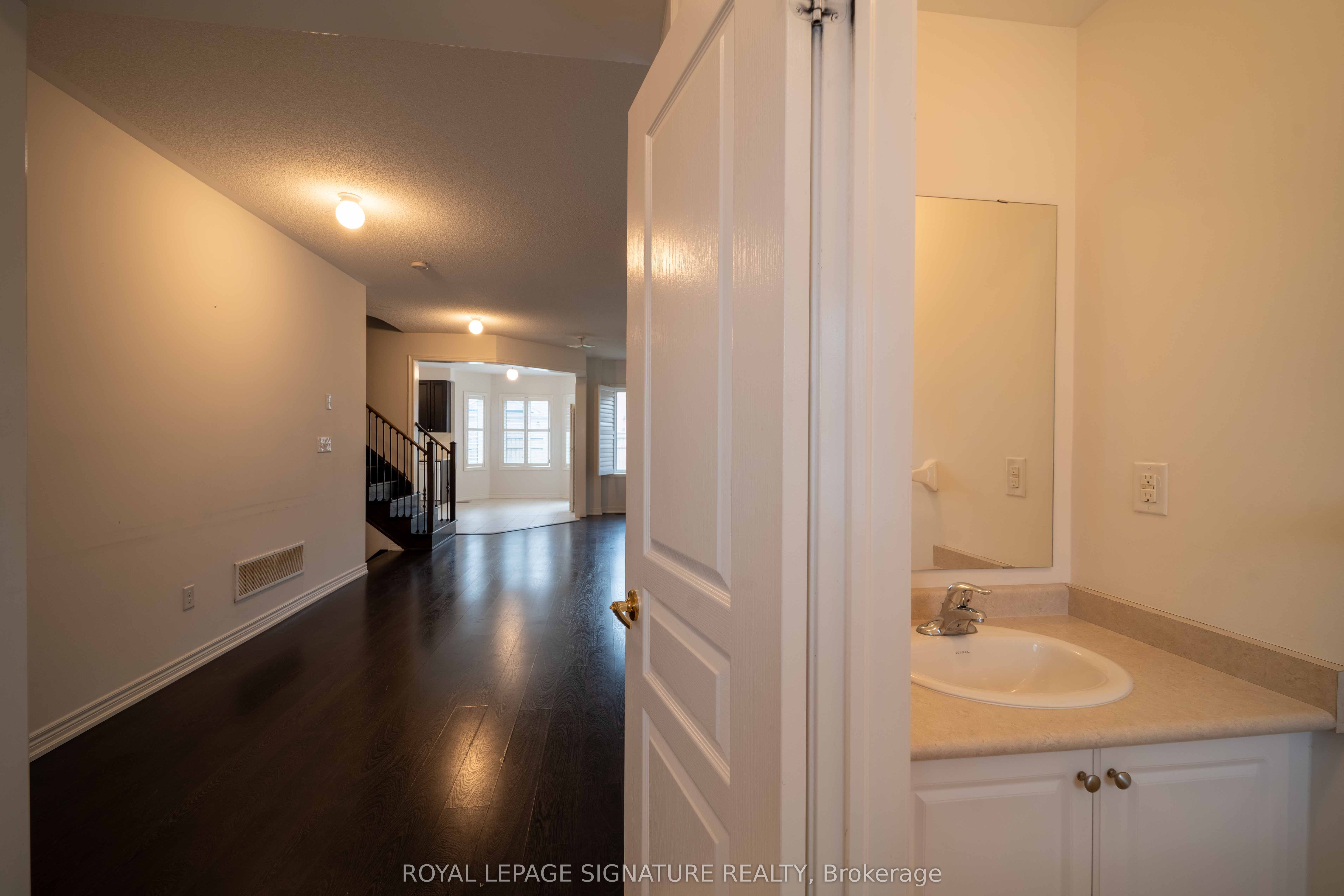 5570 Meadowcrest Avenue Property Photo 3