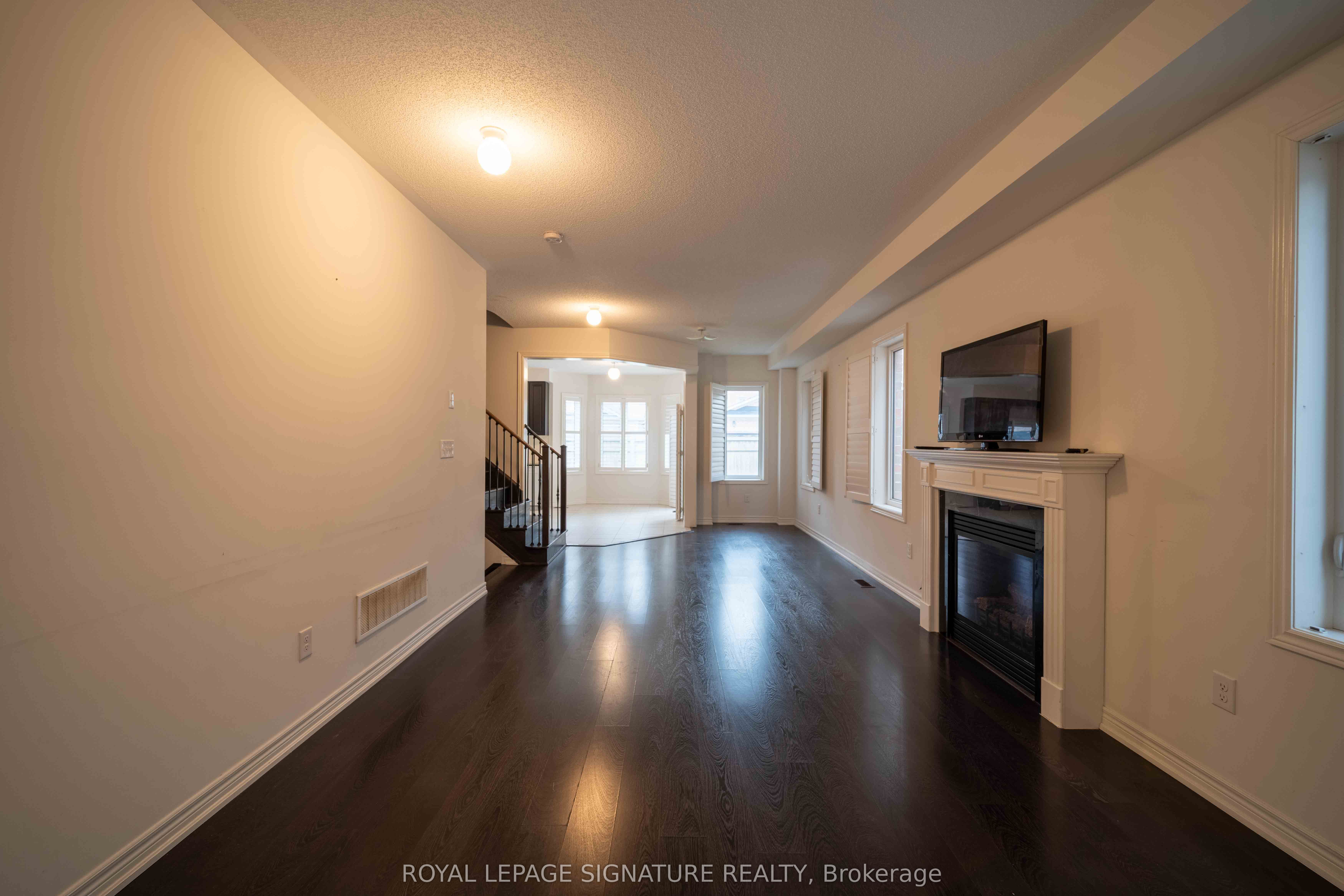 5570 Meadowcrest Avenue Property Photo 4