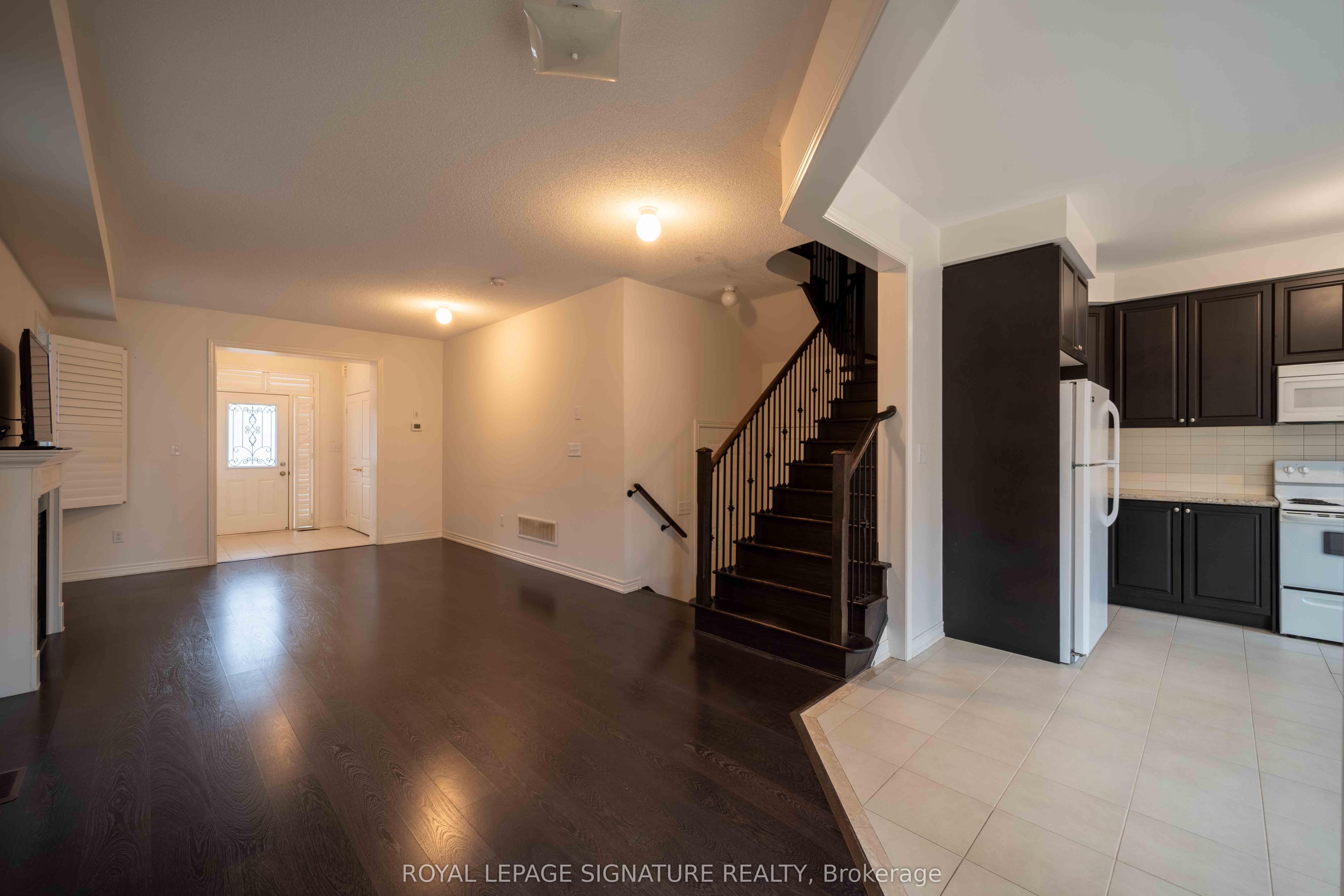 5570 Meadowcrest Avenue Property Photo 6