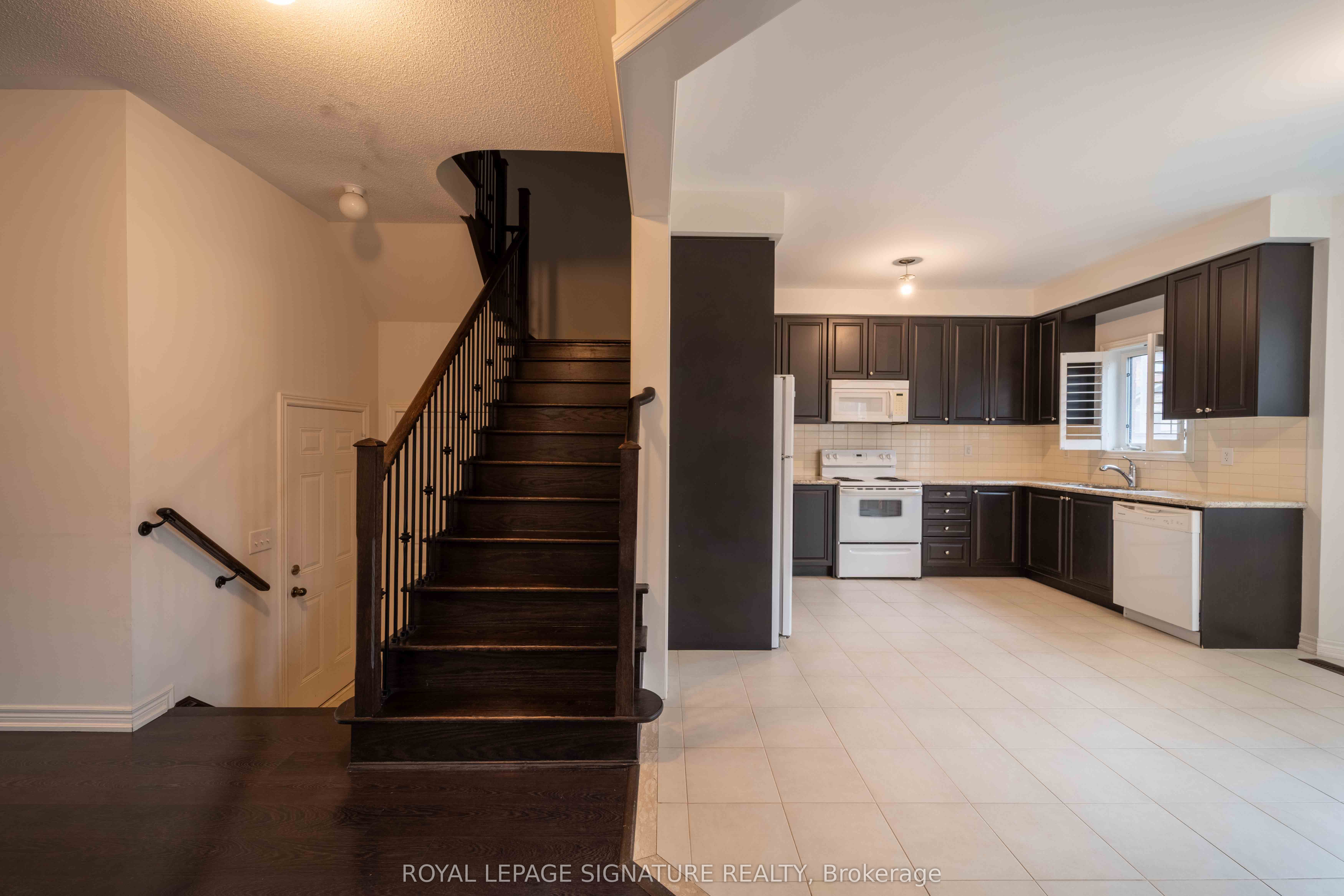5570 Meadowcrest Avenue Property Photo 7