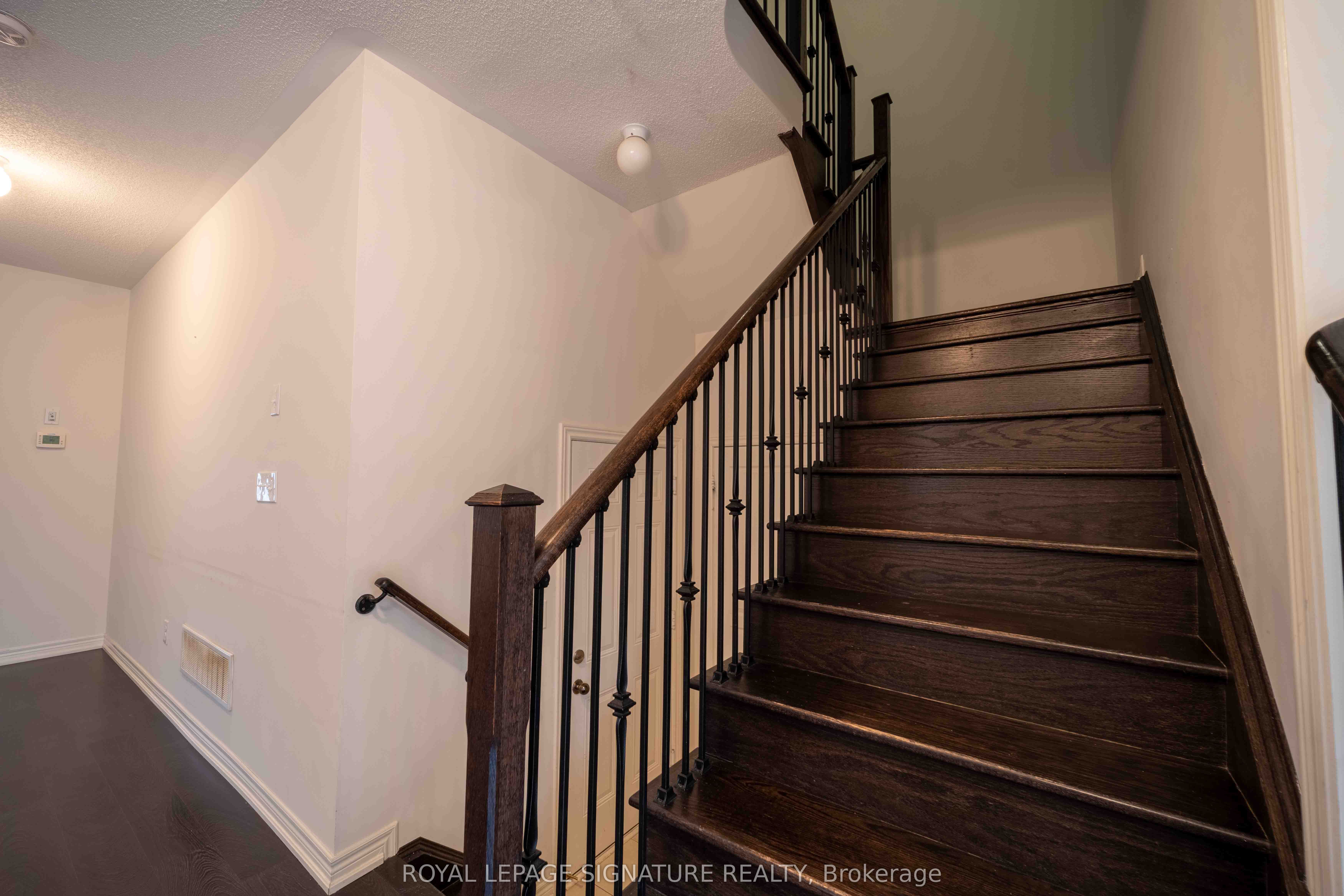 5570 Meadowcrest Avenue Property Photo 11