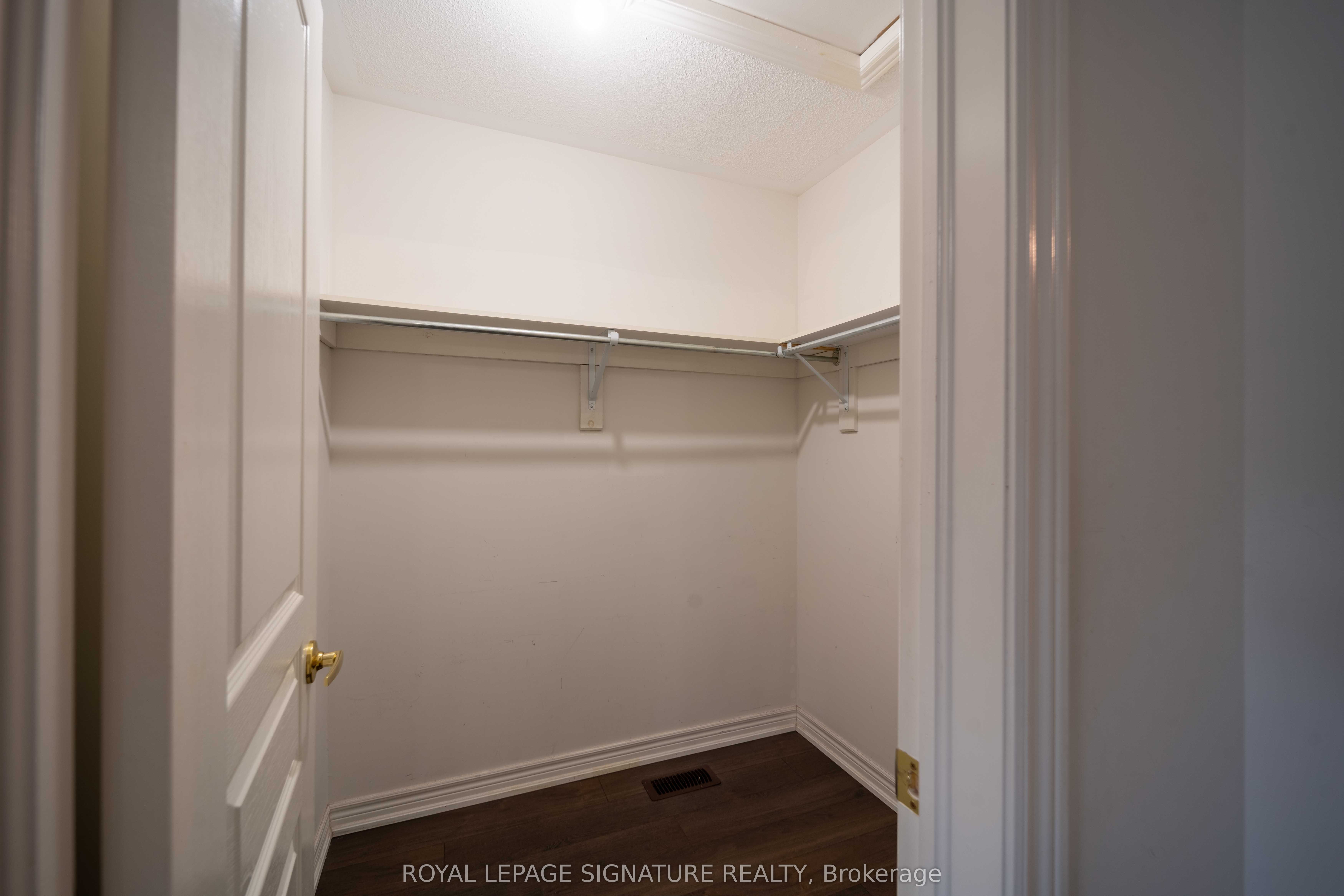5570 Meadowcrest Avenue Property Photo 16