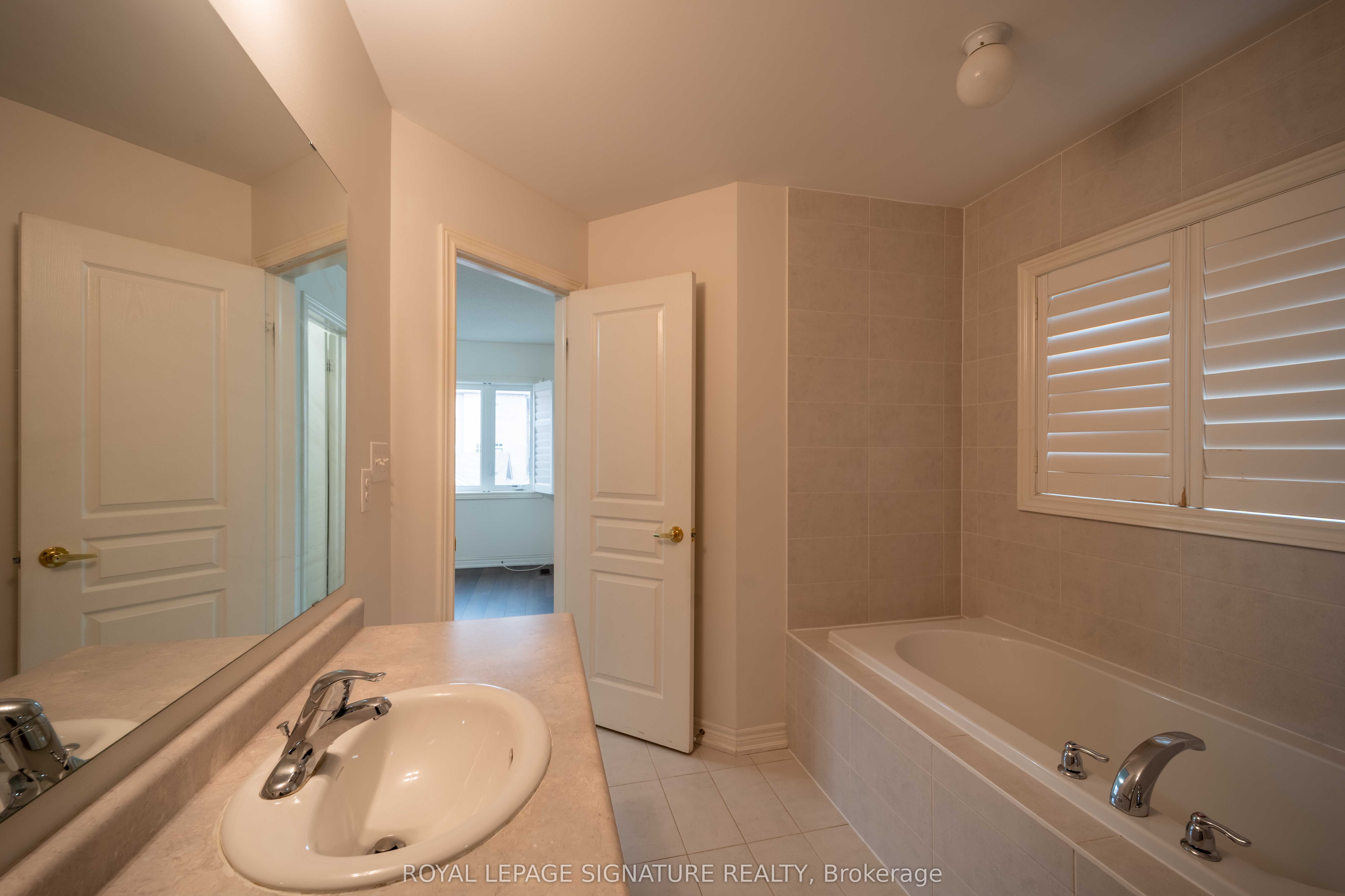 5570 Meadowcrest Avenue Property Photo 19