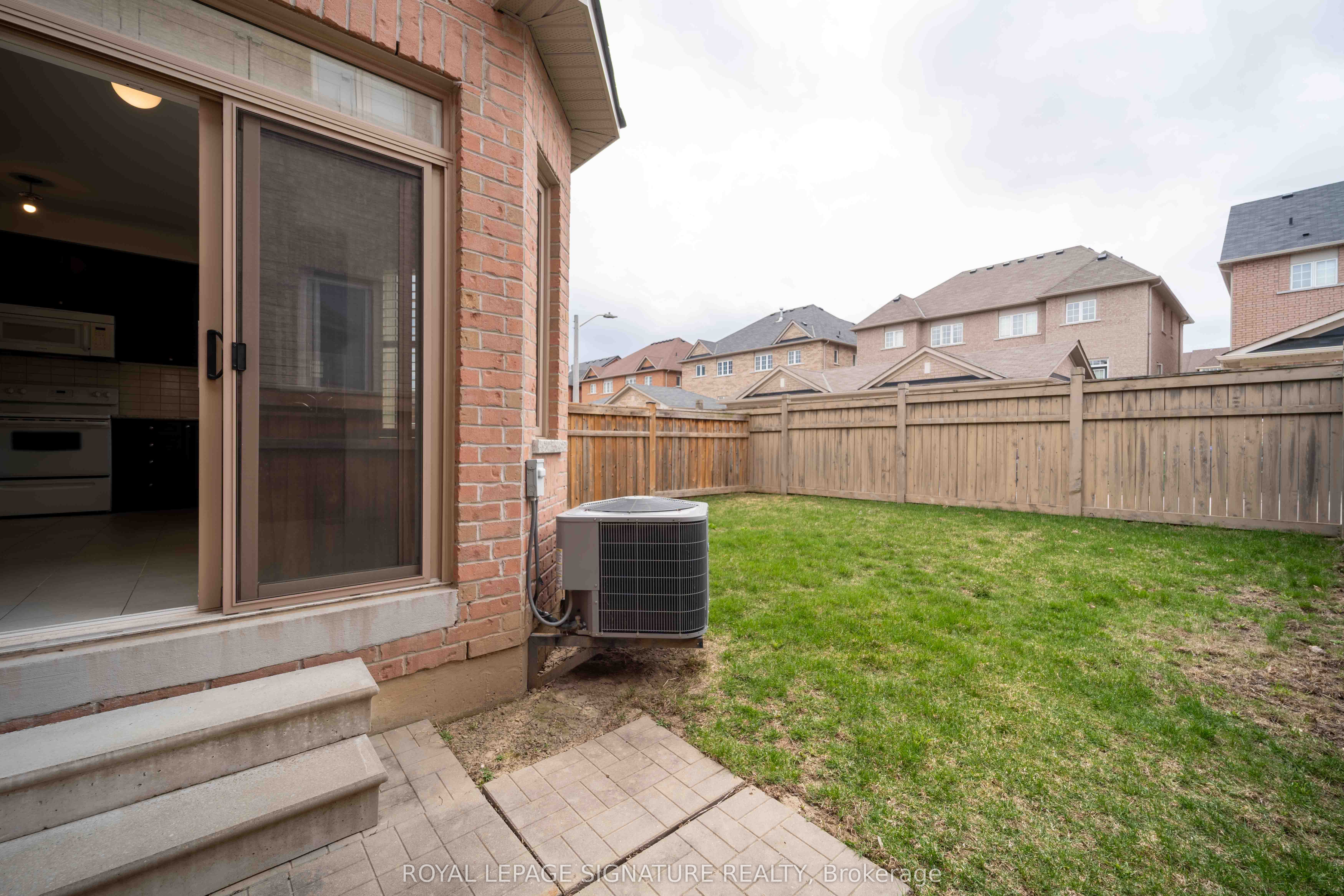 5570 Meadowcrest Avenue Property Photo 29