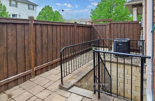 3064 Stornoway Circuit Property Photo 2