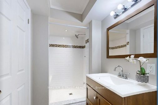 3064 Stornoway Circuit Property Photo 7