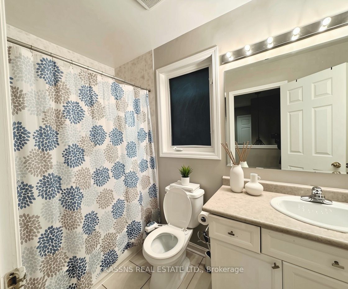 718 Irving Terrace Property Photo 30