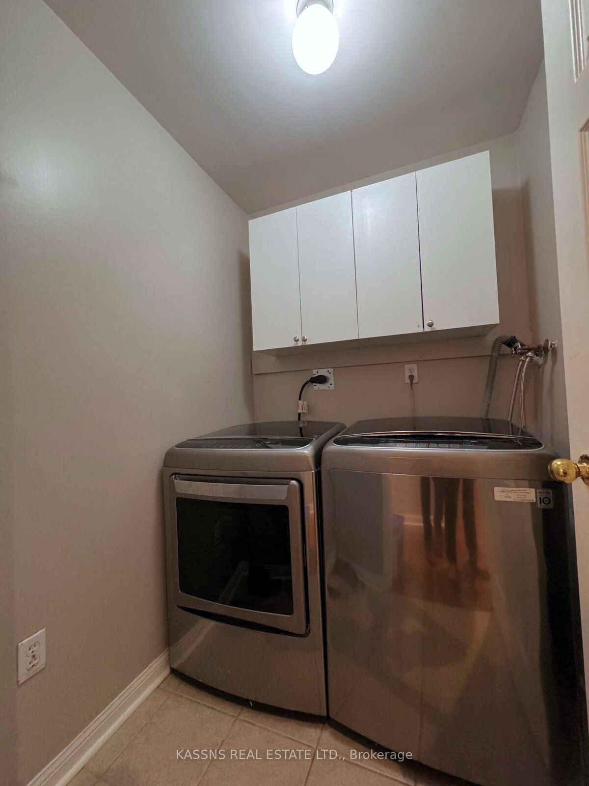 718 Irving Terrace Property Photo 31