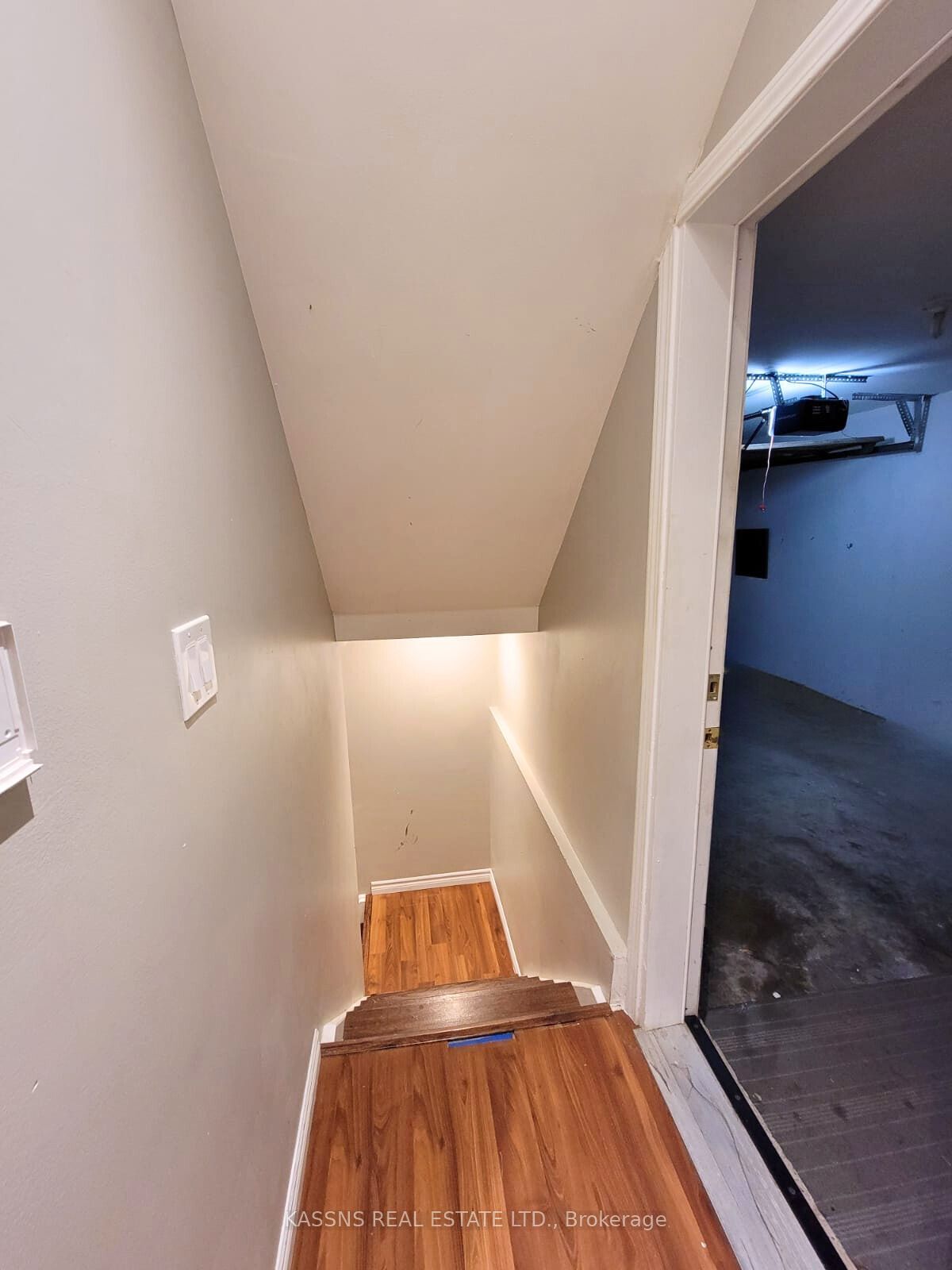 718 Irving Terrace Property Photo 33