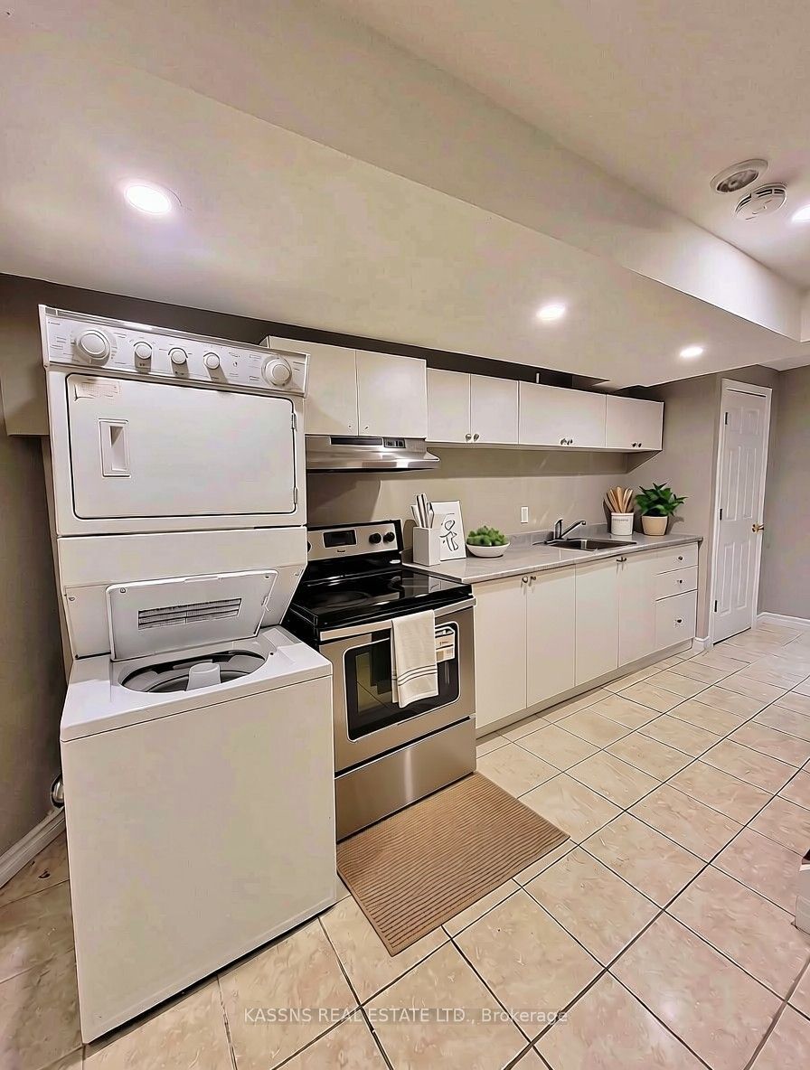 718 Irving Terrace Property Photo 38