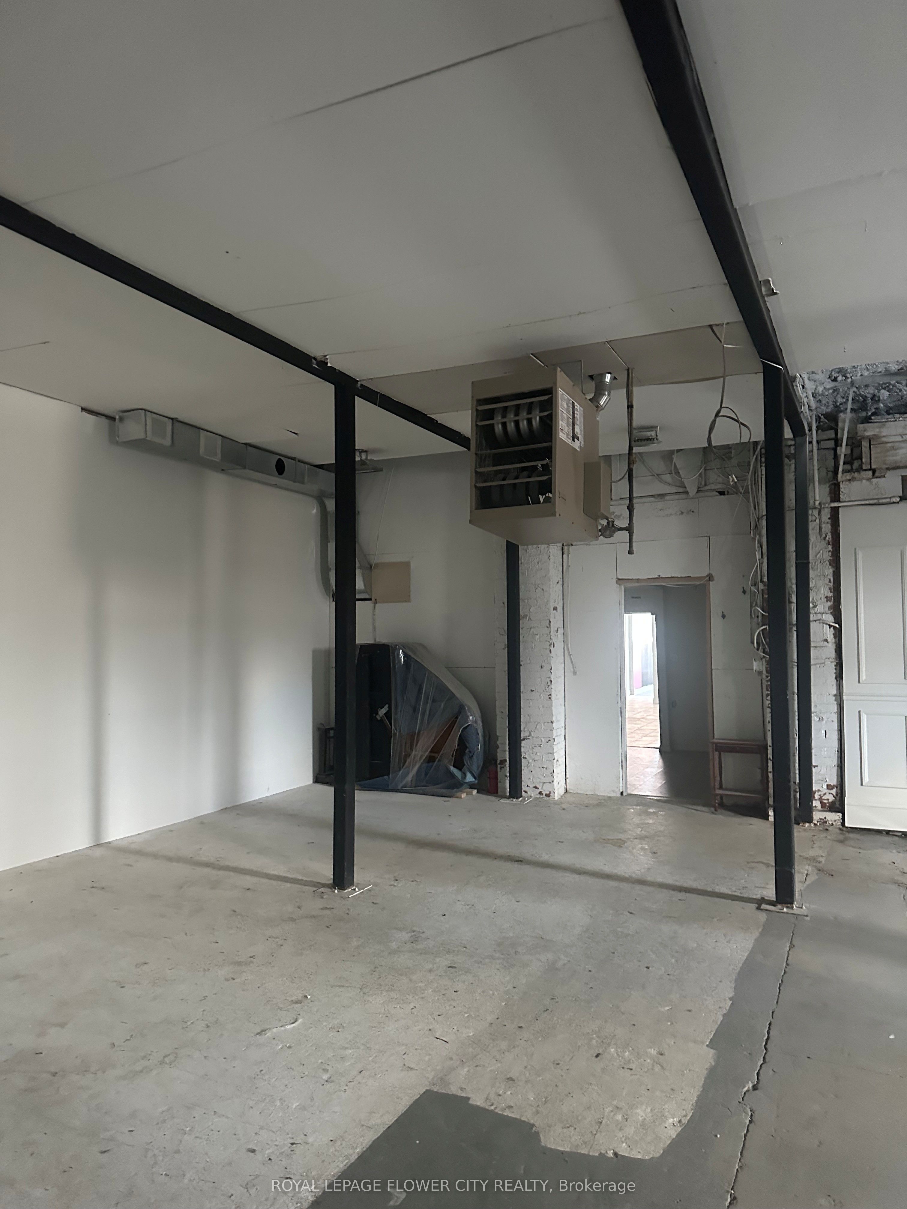 1188 Weston Road Property Photo 4