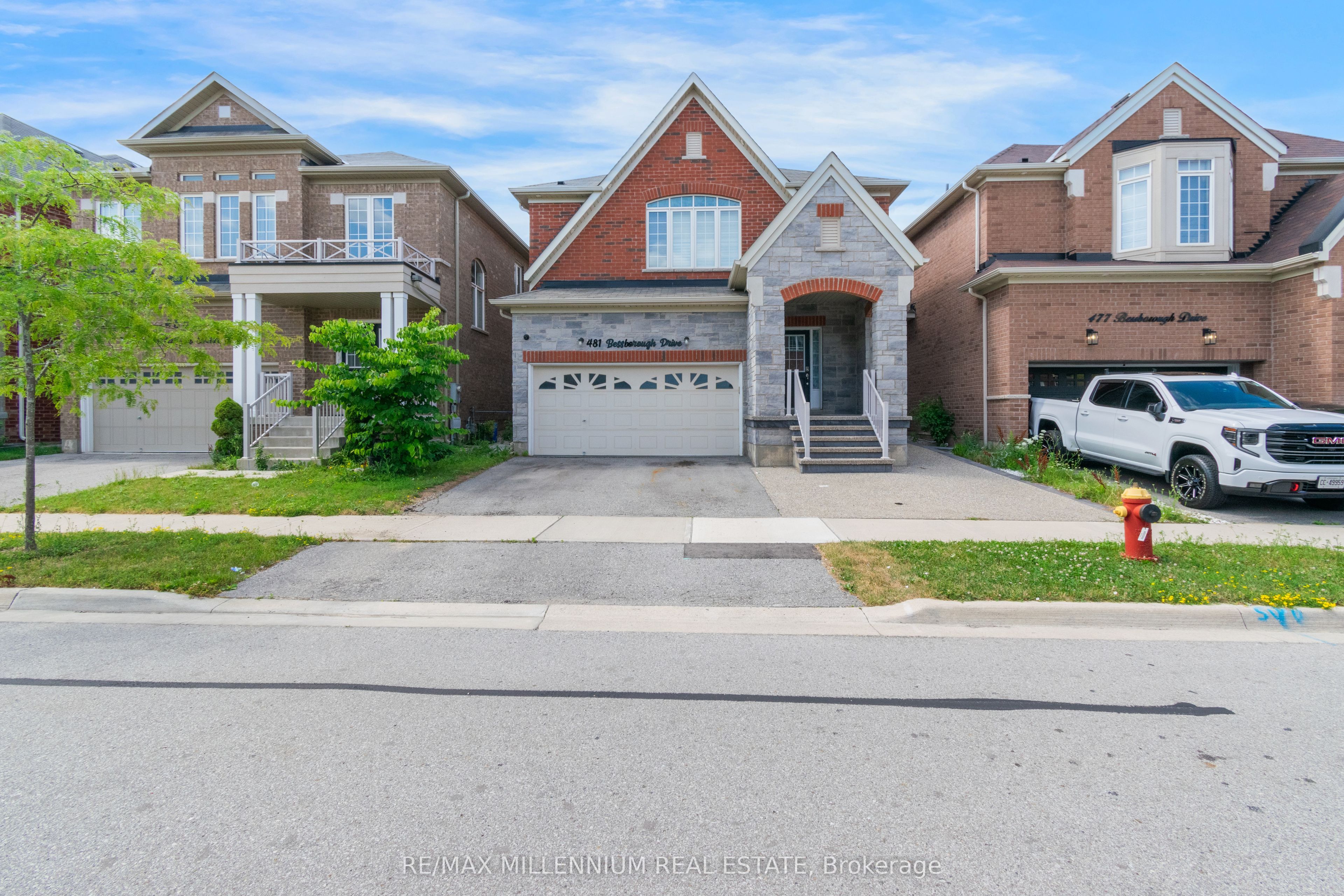 481 Bessborough Drive Property Photo 3