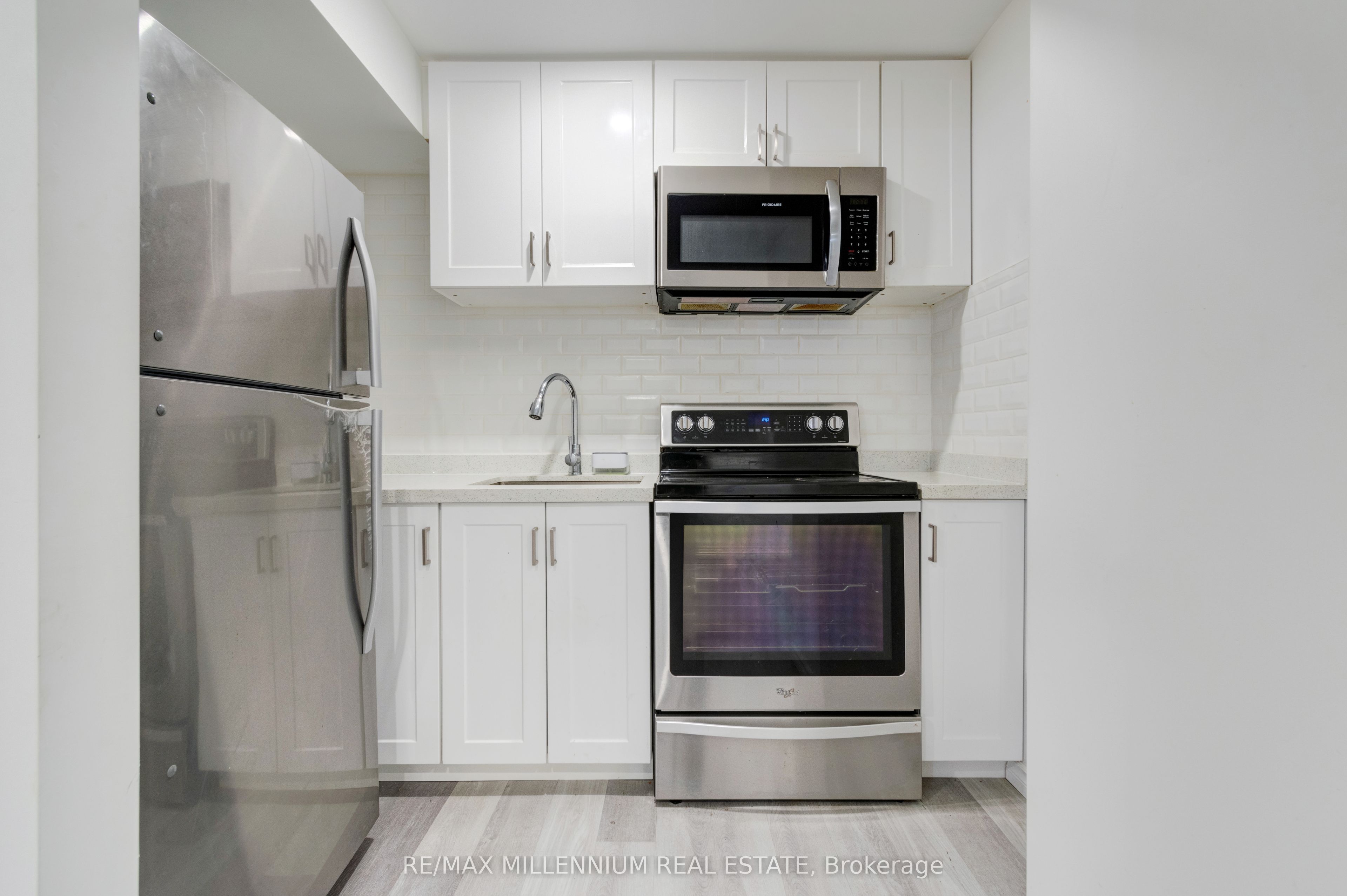 481 Bessborough Drive Property Photo 14