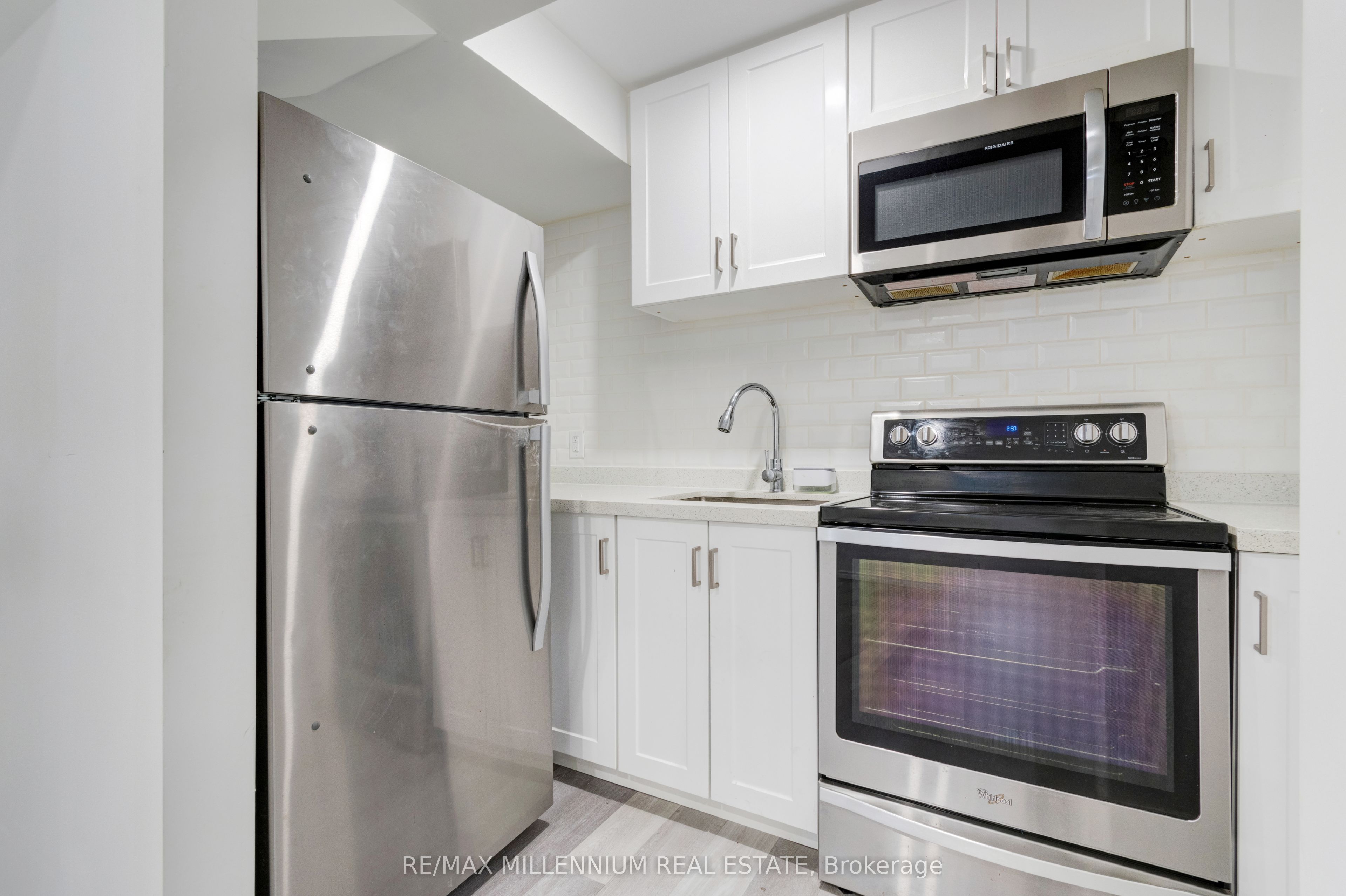 481 Bessborough Drive Property Photo 15