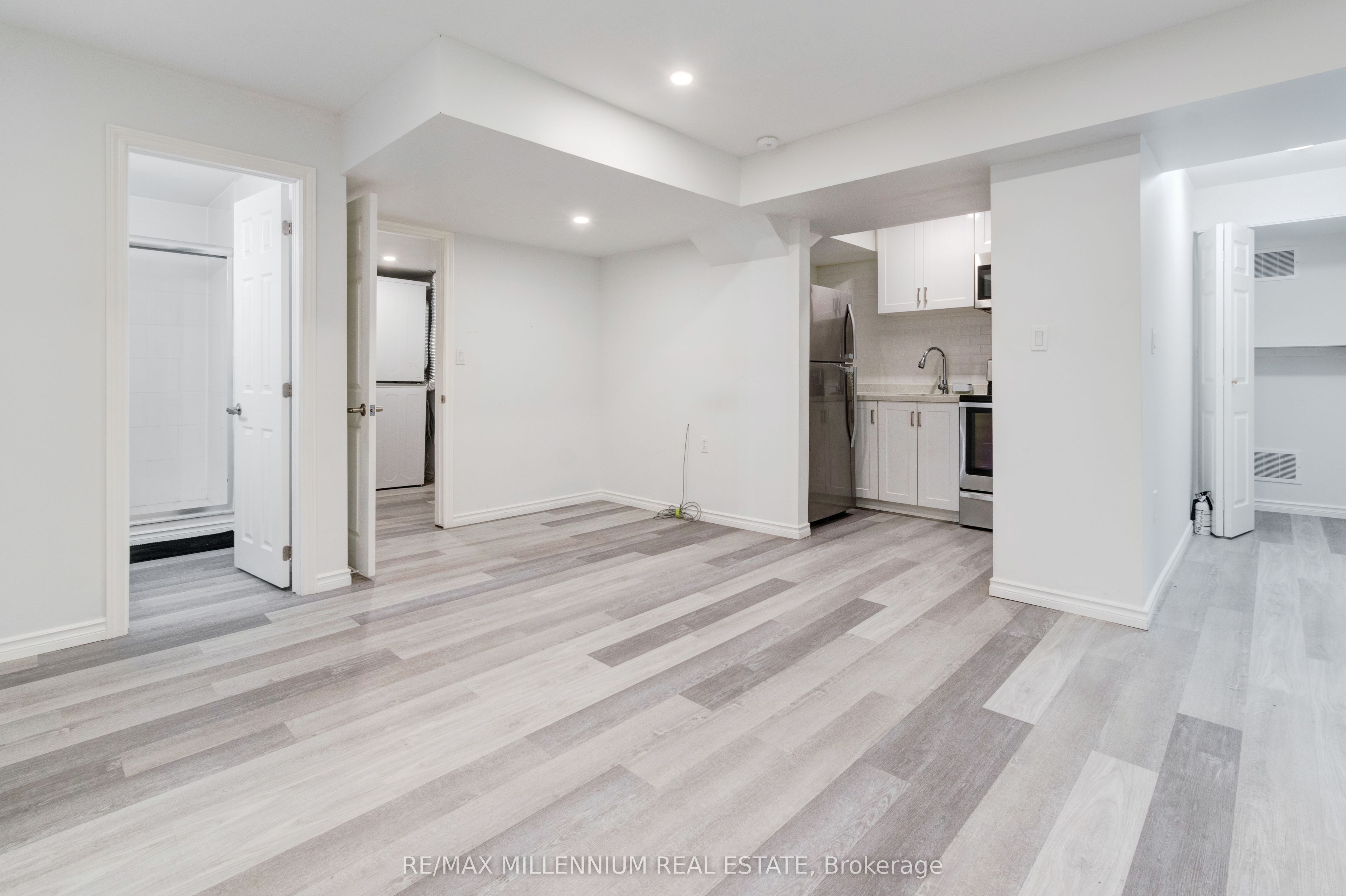 481 Bessborough Drive Property Photo 18