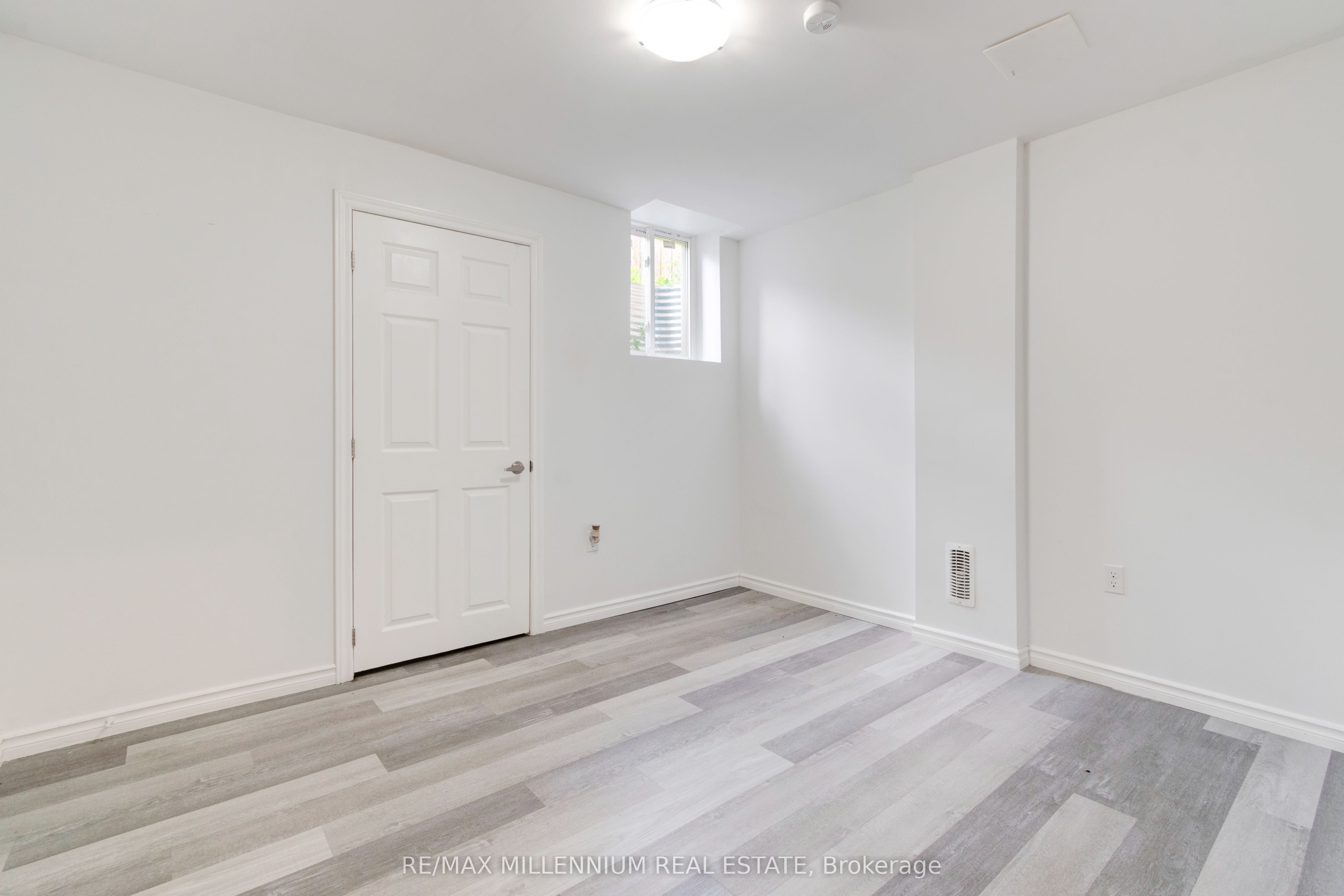 481 Bessborough Drive Property Photo 23