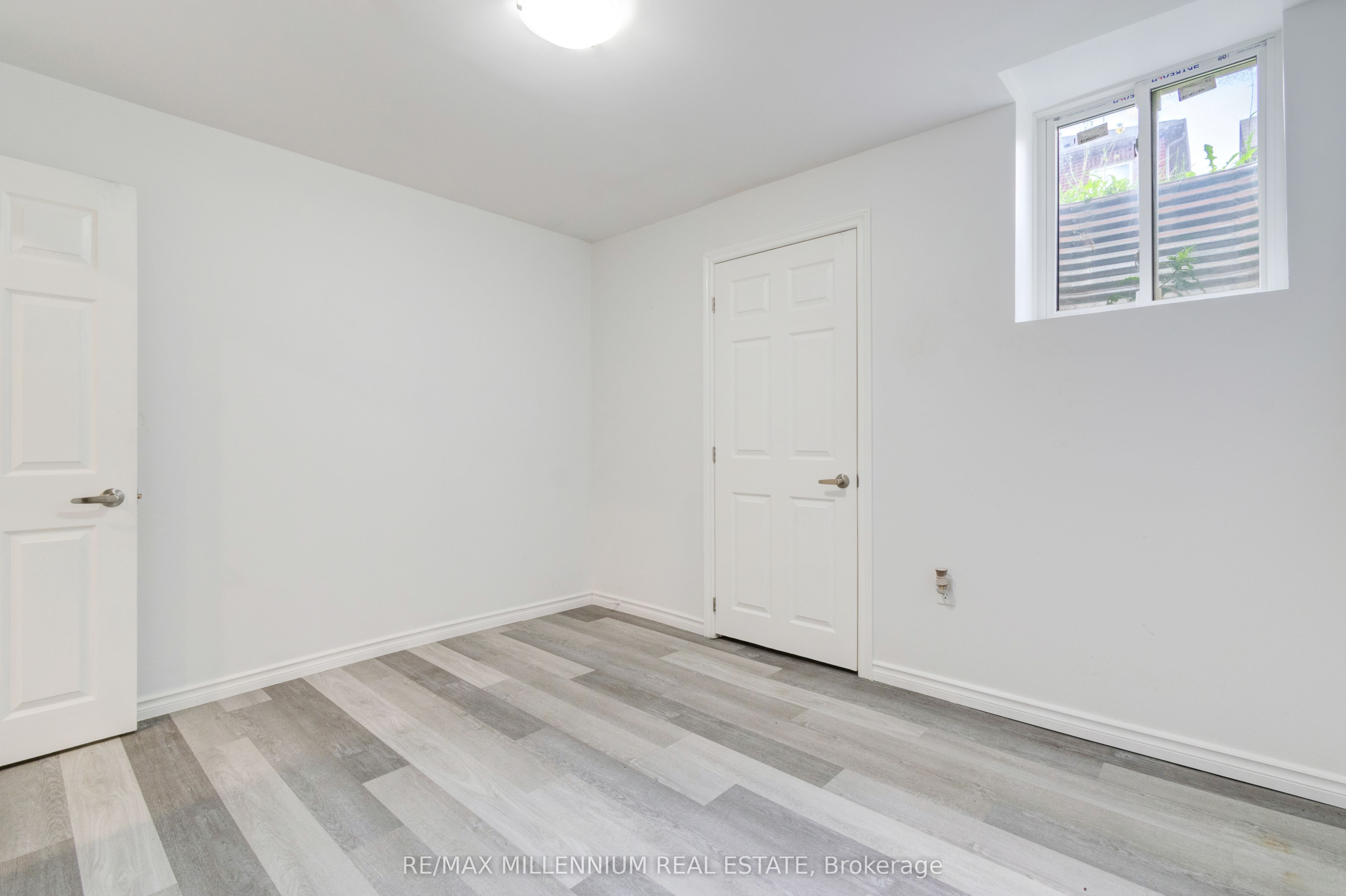 481 Bessborough Drive Property Photo 24
