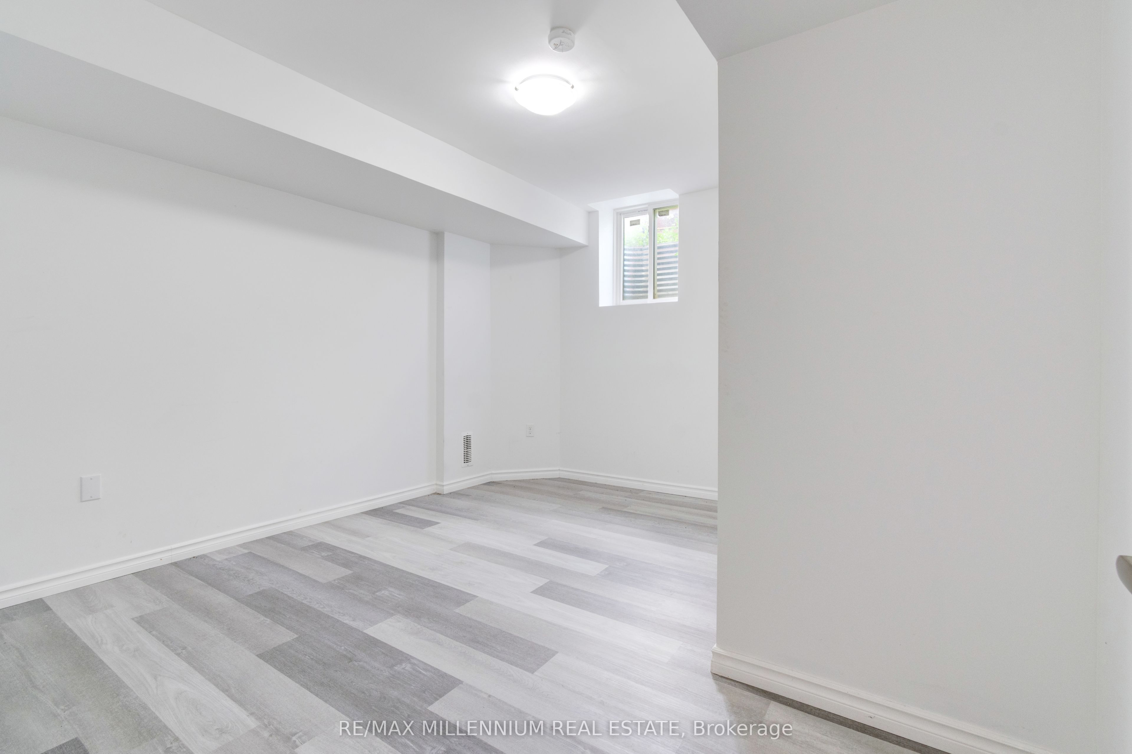 481 Bessborough Drive Property Photo 26