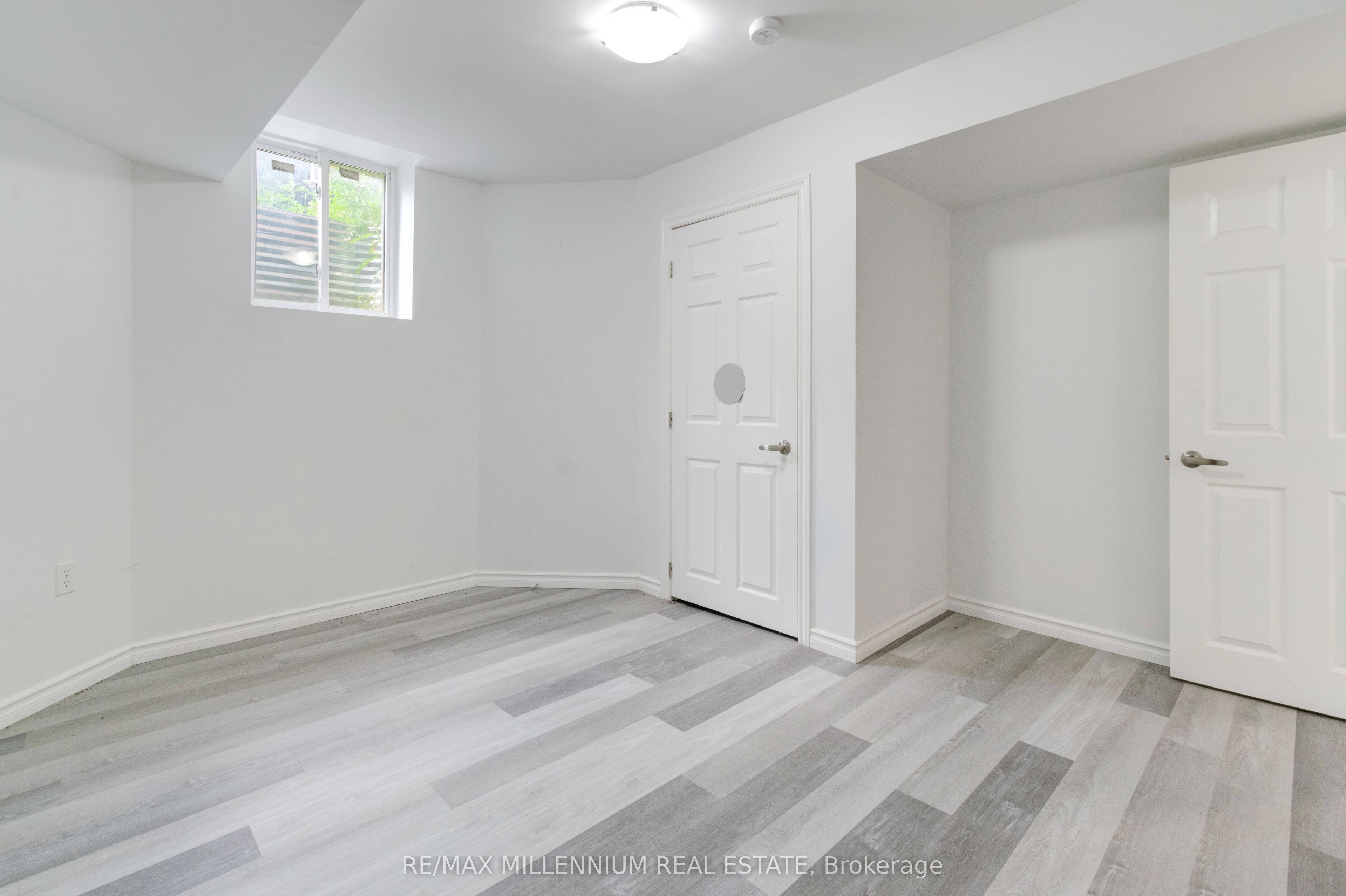 481 Bessborough Drive Property Photo 28