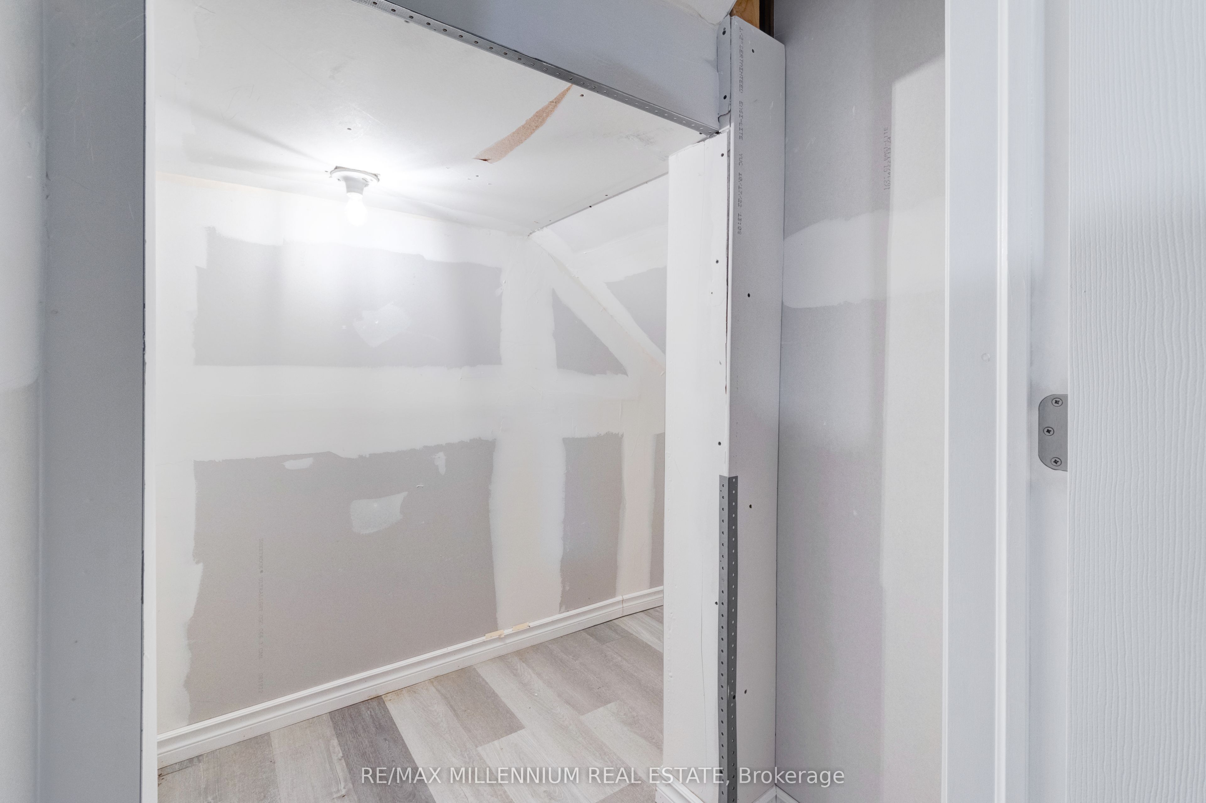 481 Bessborough Drive Property Photo 33