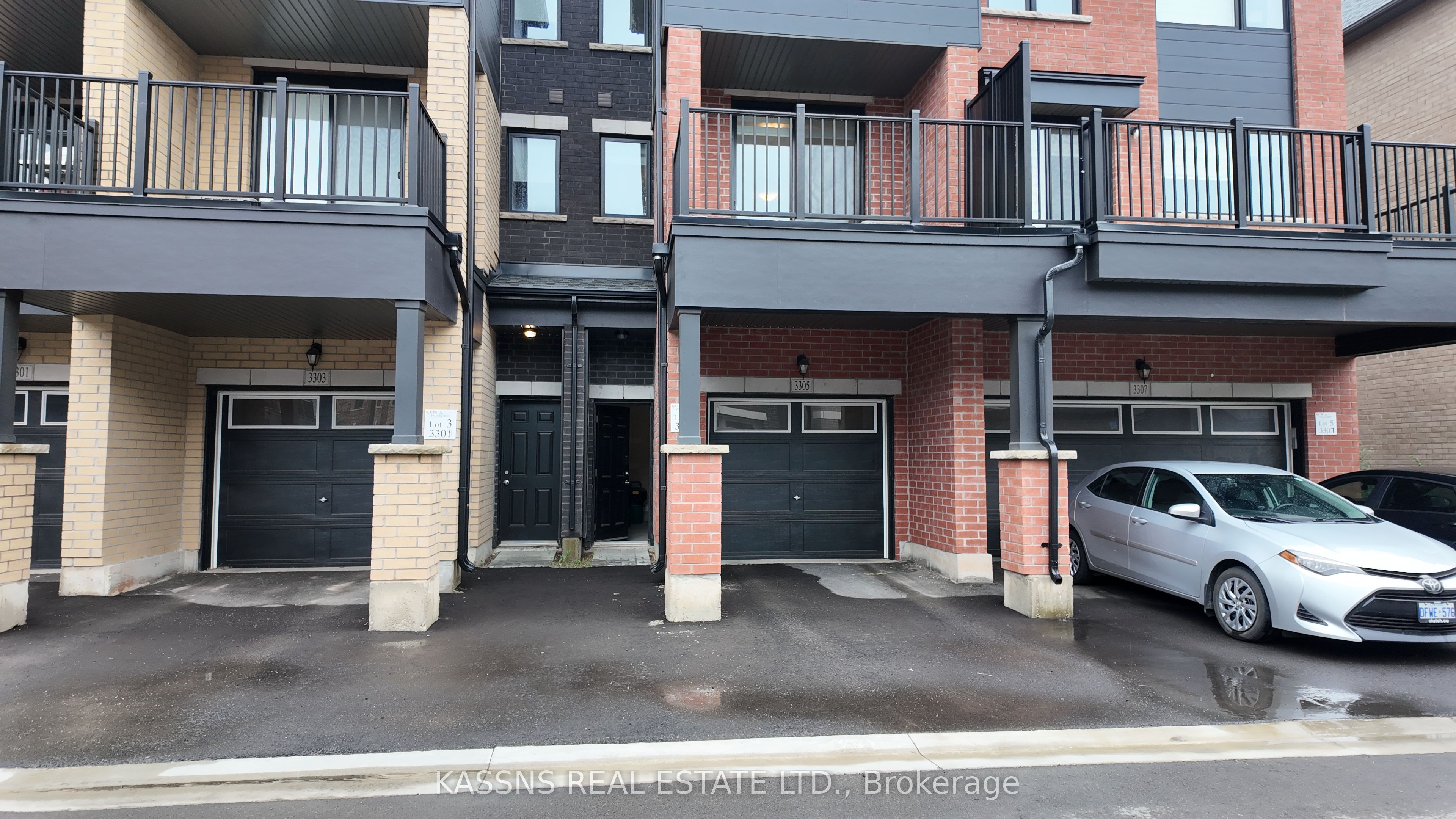 3305 Sixth Line Property Photo 1