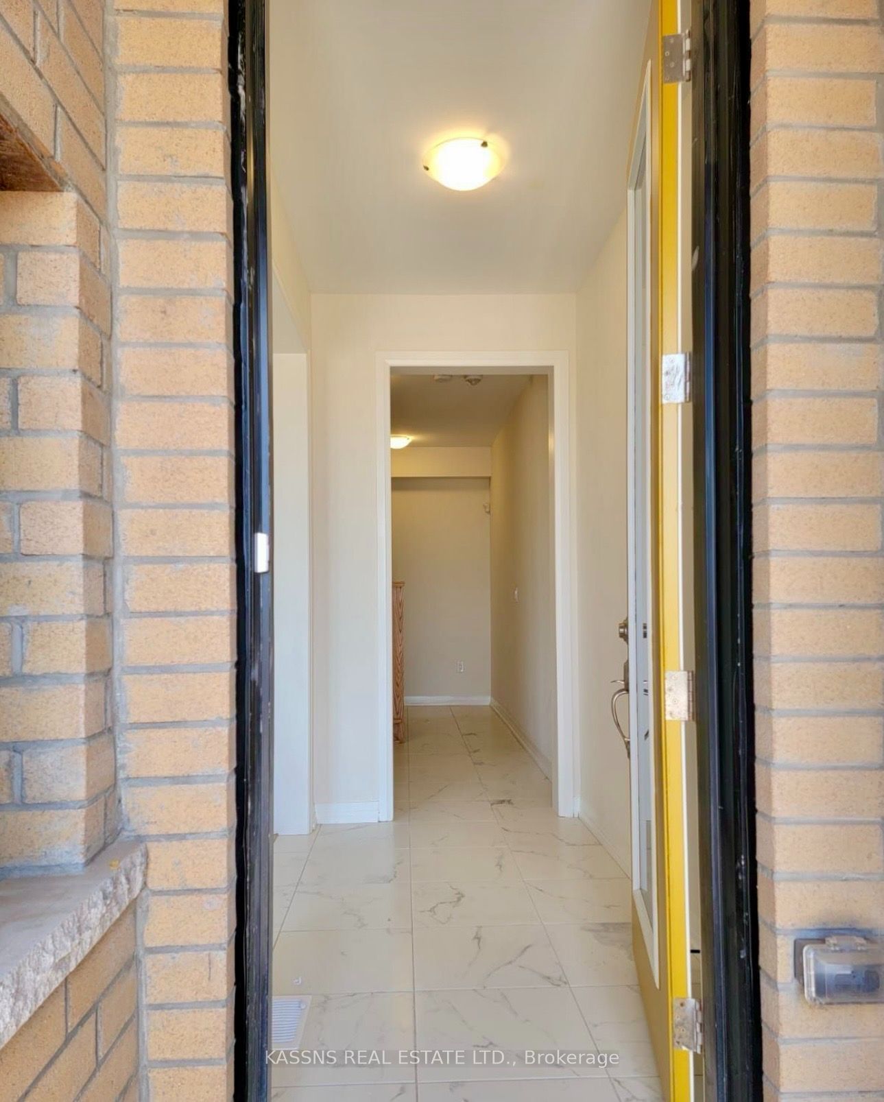 3305 Sixth Line Property Photo 4