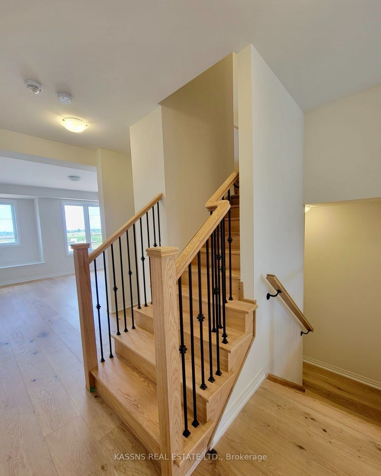 3305 Sixth Line Property Photo 10