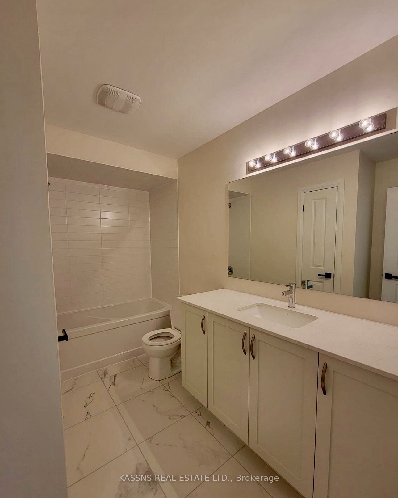 3305 Sixth Line Property Photo 24