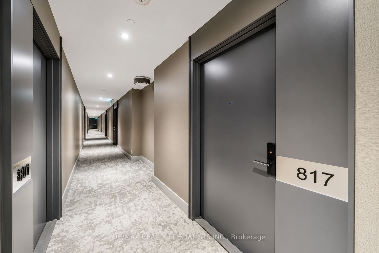 285 Dufferin Street 817 Property Photo 3
