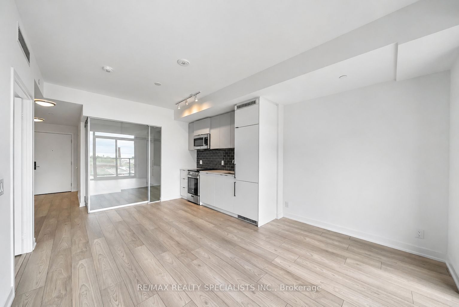285 Dufferin Street 817 Property Photo 10