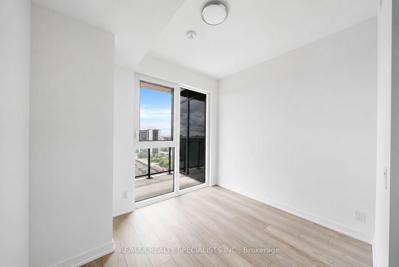 285 Dufferin Street 817 Property Photo 14