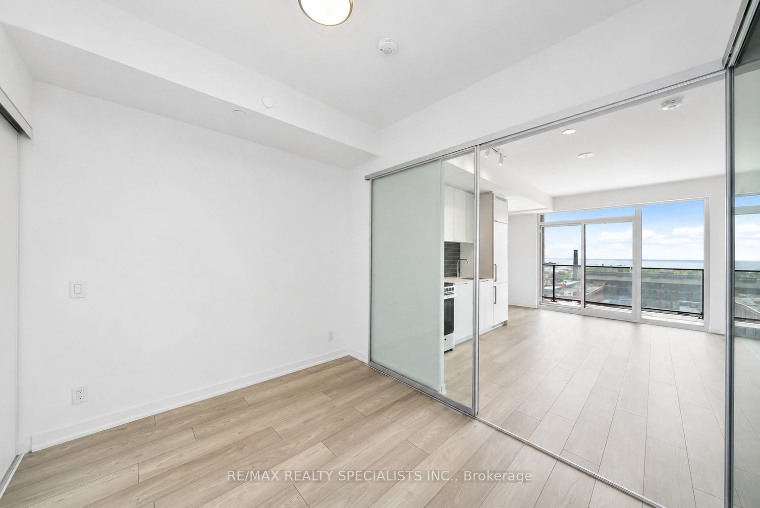 285 Dufferin Street 817 Property Photo 22