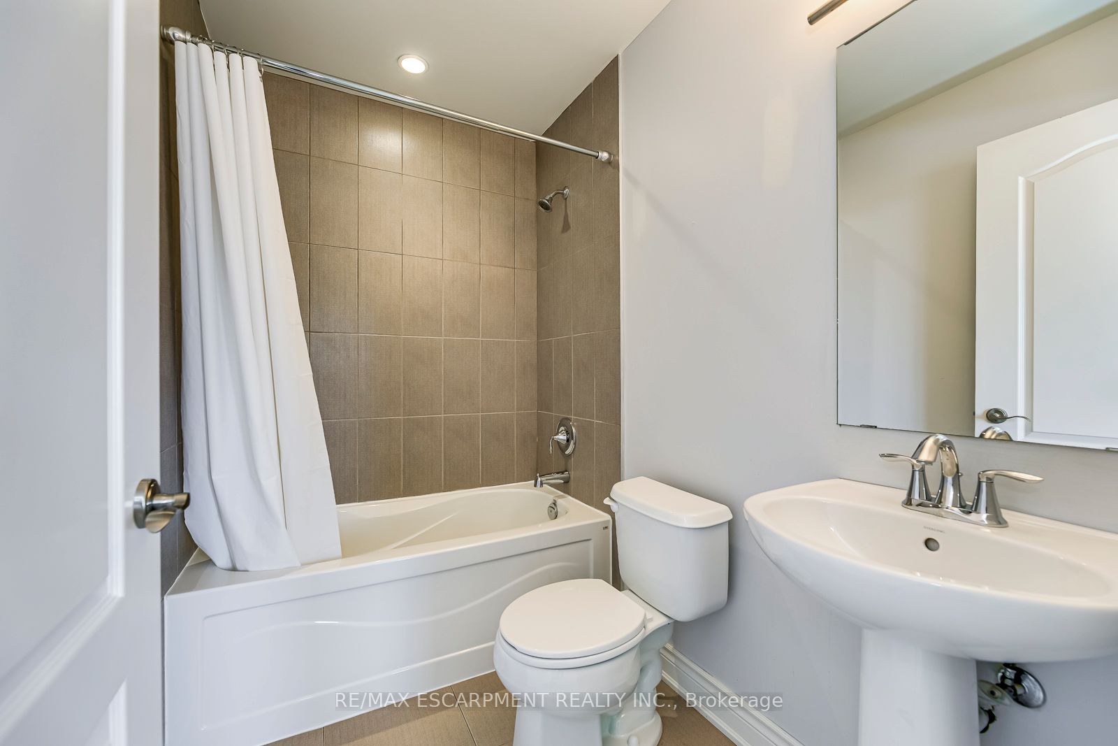 2492 Chaplin Road Property Photo 23