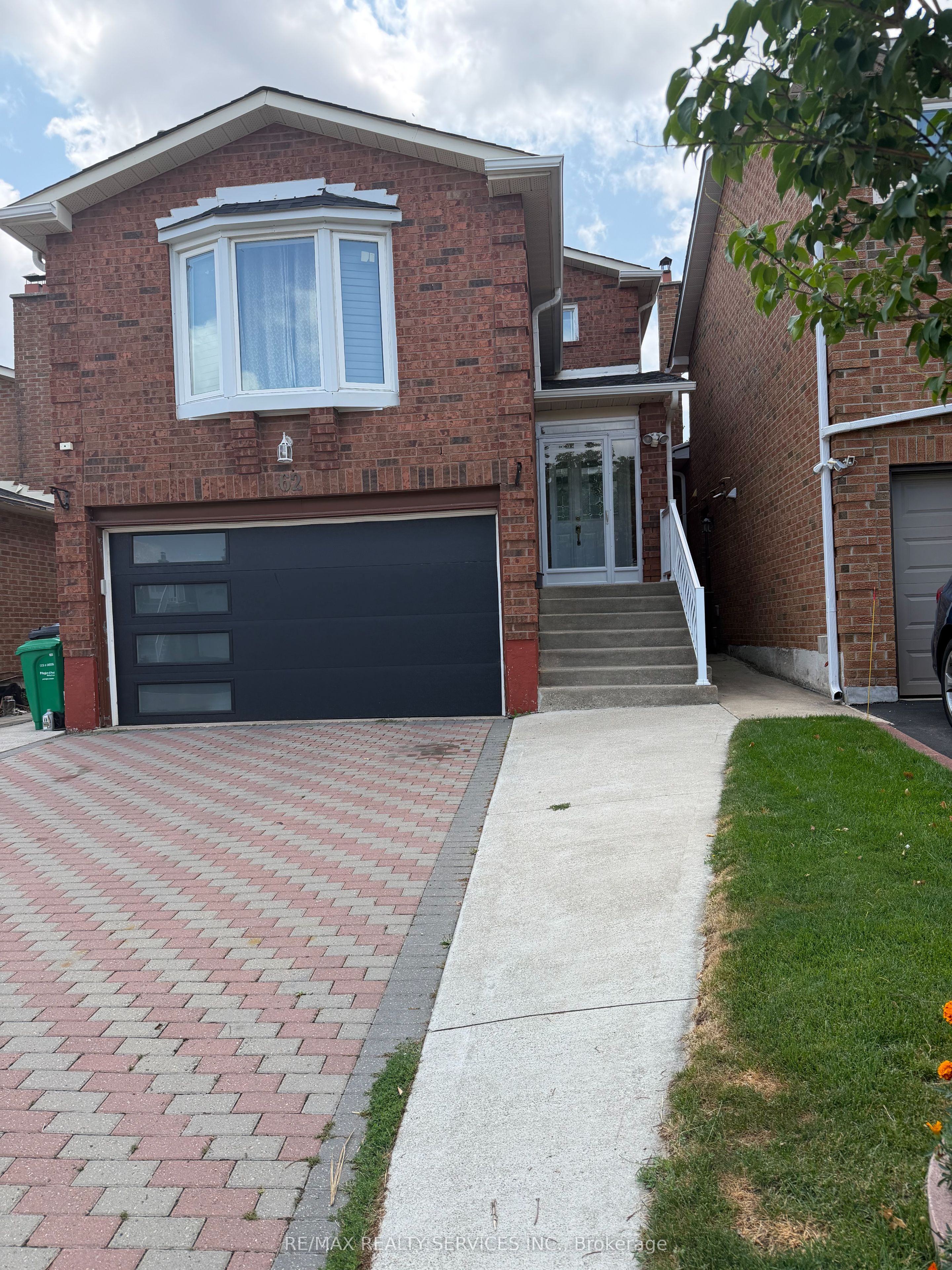 62 Trewartha Crescent Property Photo 2