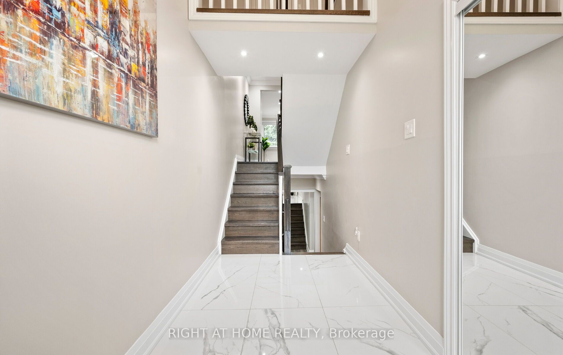 5491 Schueller Crescent Property Photo 6