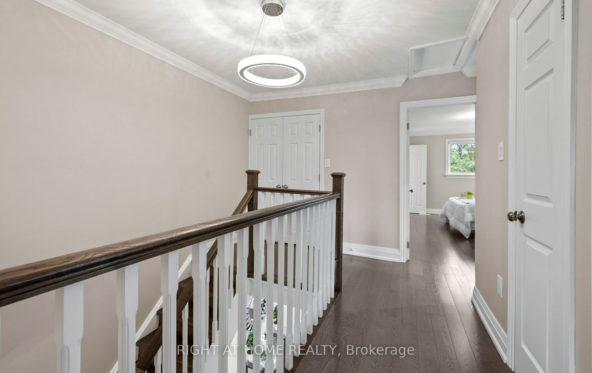 5491 Schueller Crescent Property Photo 23