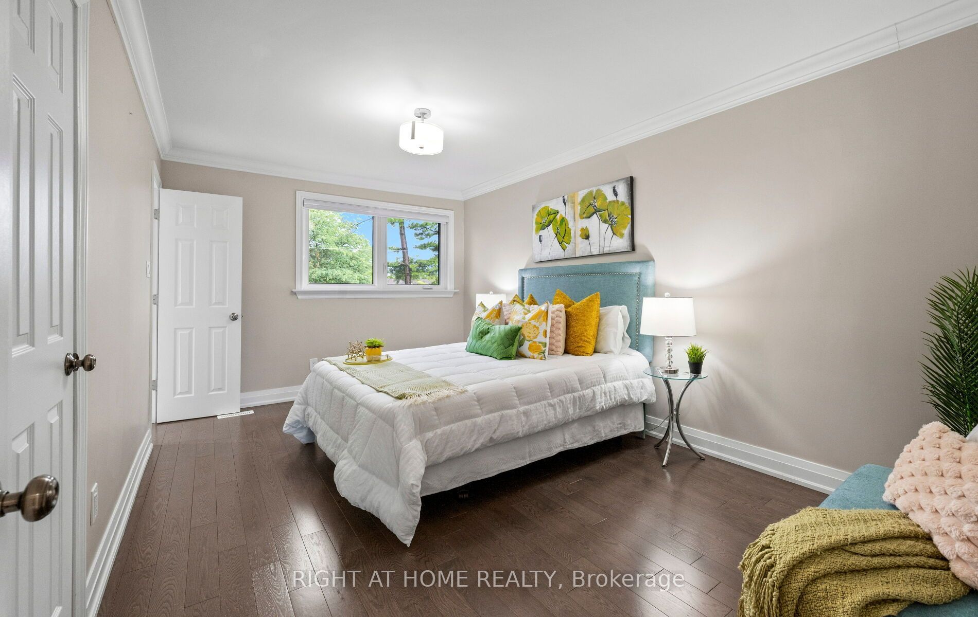 5491 Schueller Crescent Property Photo 25