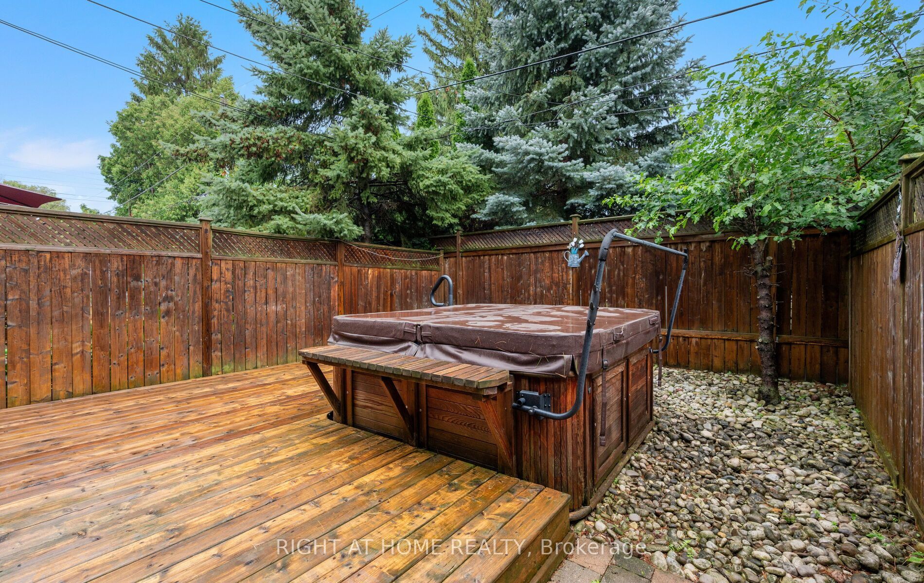 5491 Schueller Crescent Property Photo 46